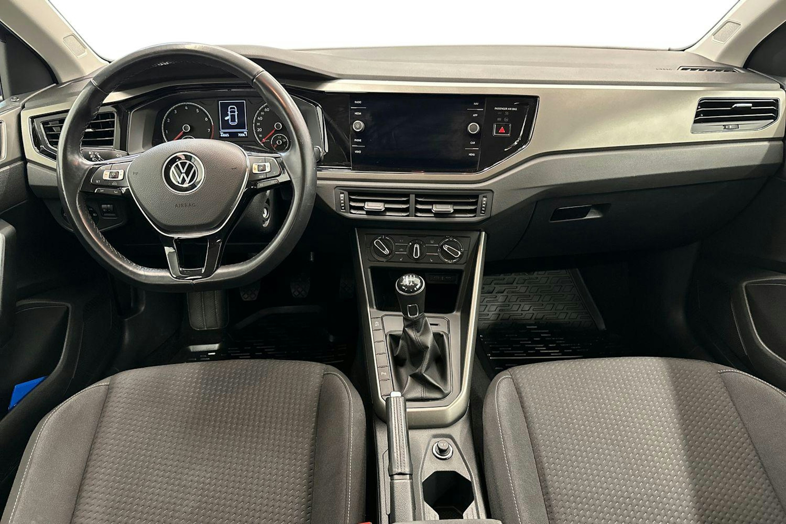 sininen Volkswagen Polo 2021 kuva 9.