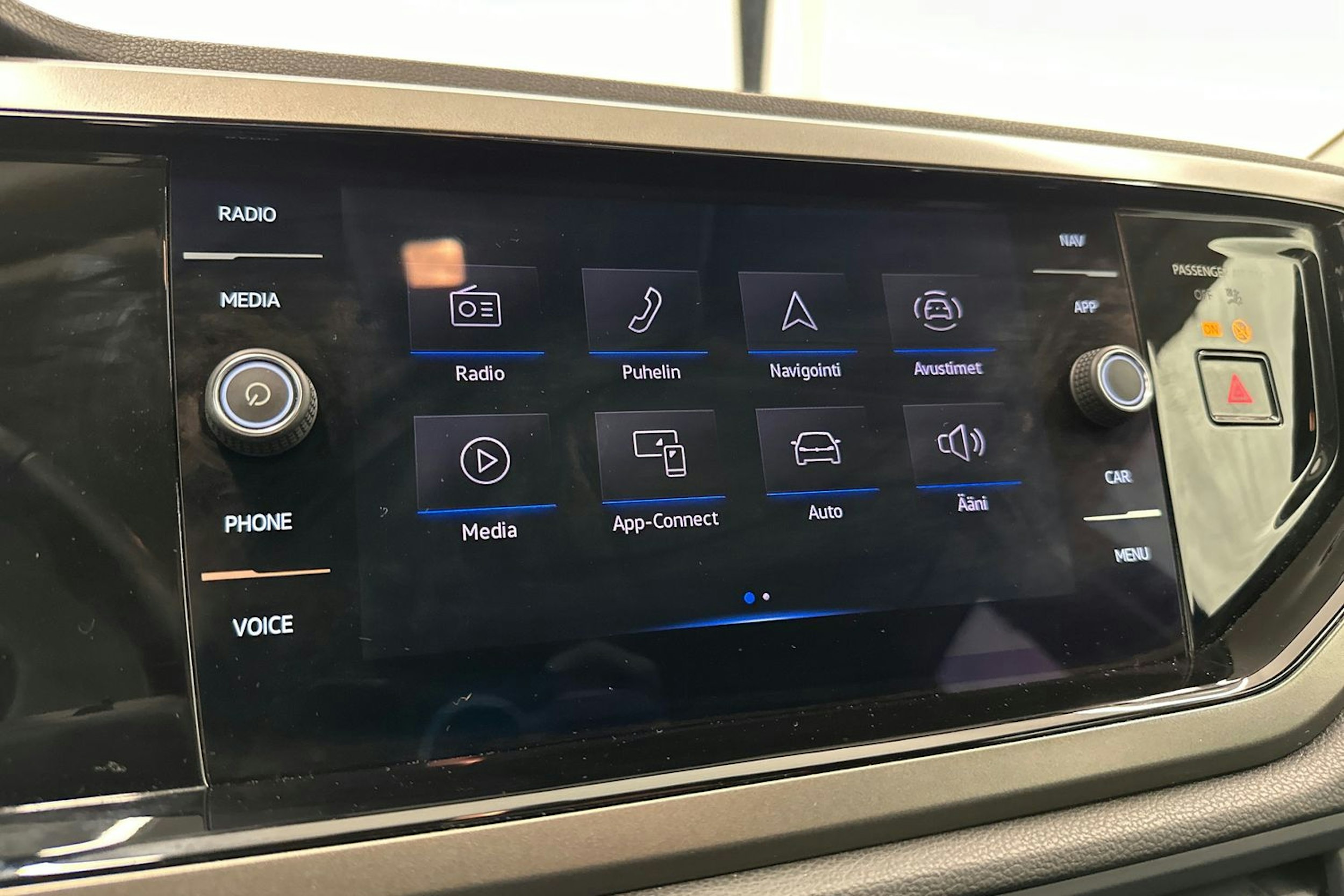 sininen Volkswagen Polo 2021 kuva 18.