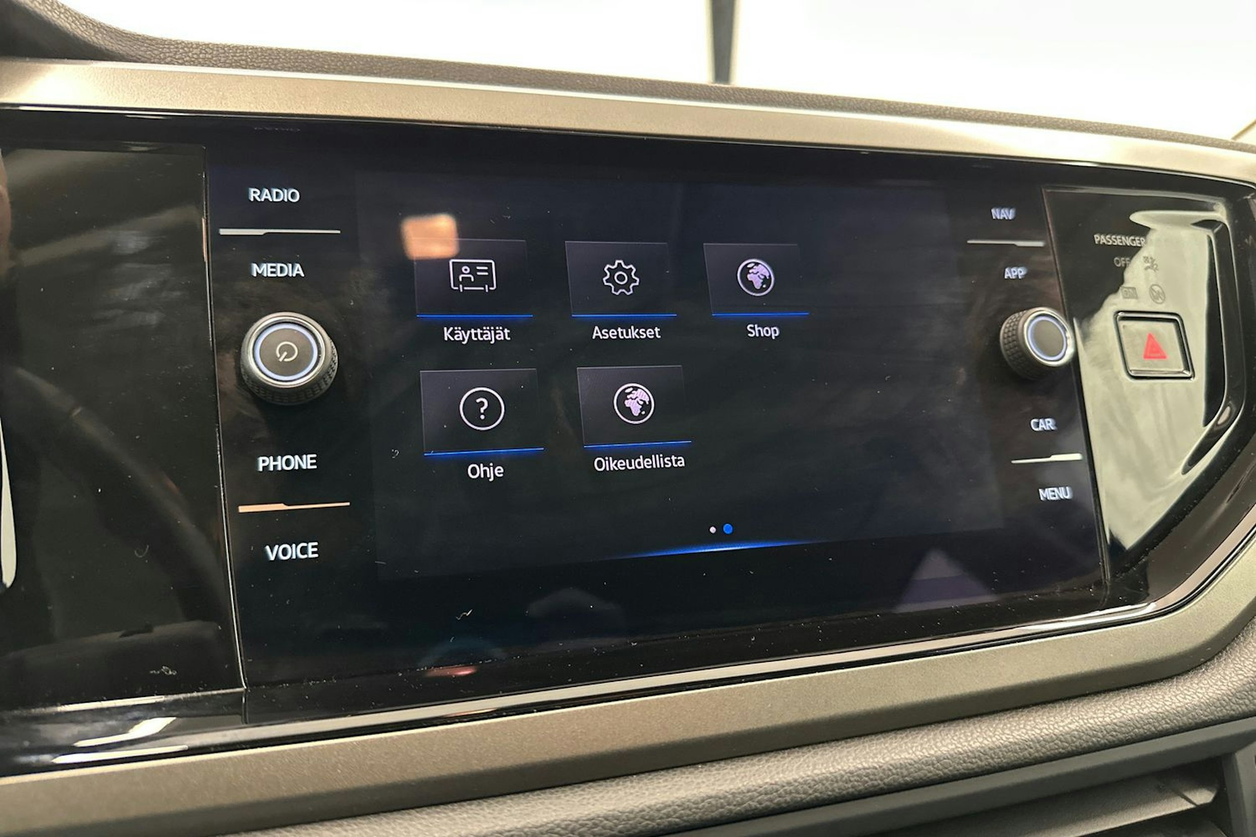 sininen Volkswagen Polo 2021 kuva 19.