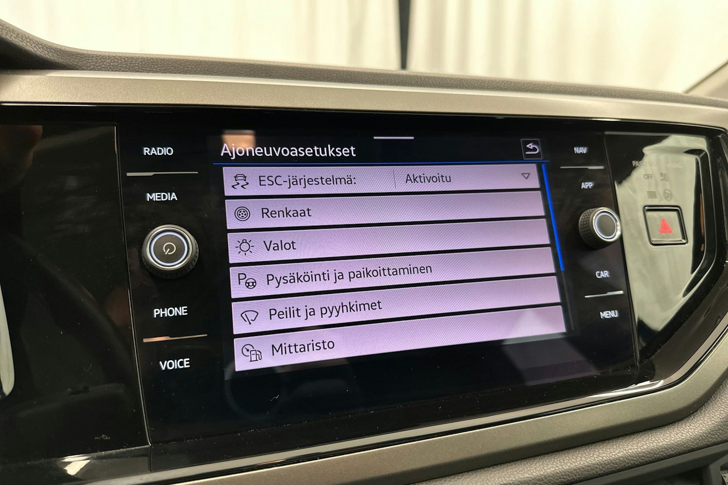 sininen Volkswagen Polo 2021 kuva 20.