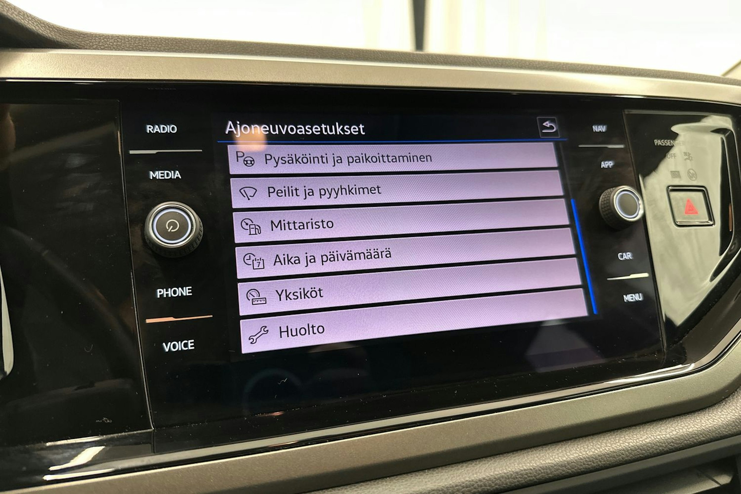 sininen Volkswagen Polo 2021 kuva 21.