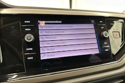 sininen Volkswagen Polo 2021 kuva 21.