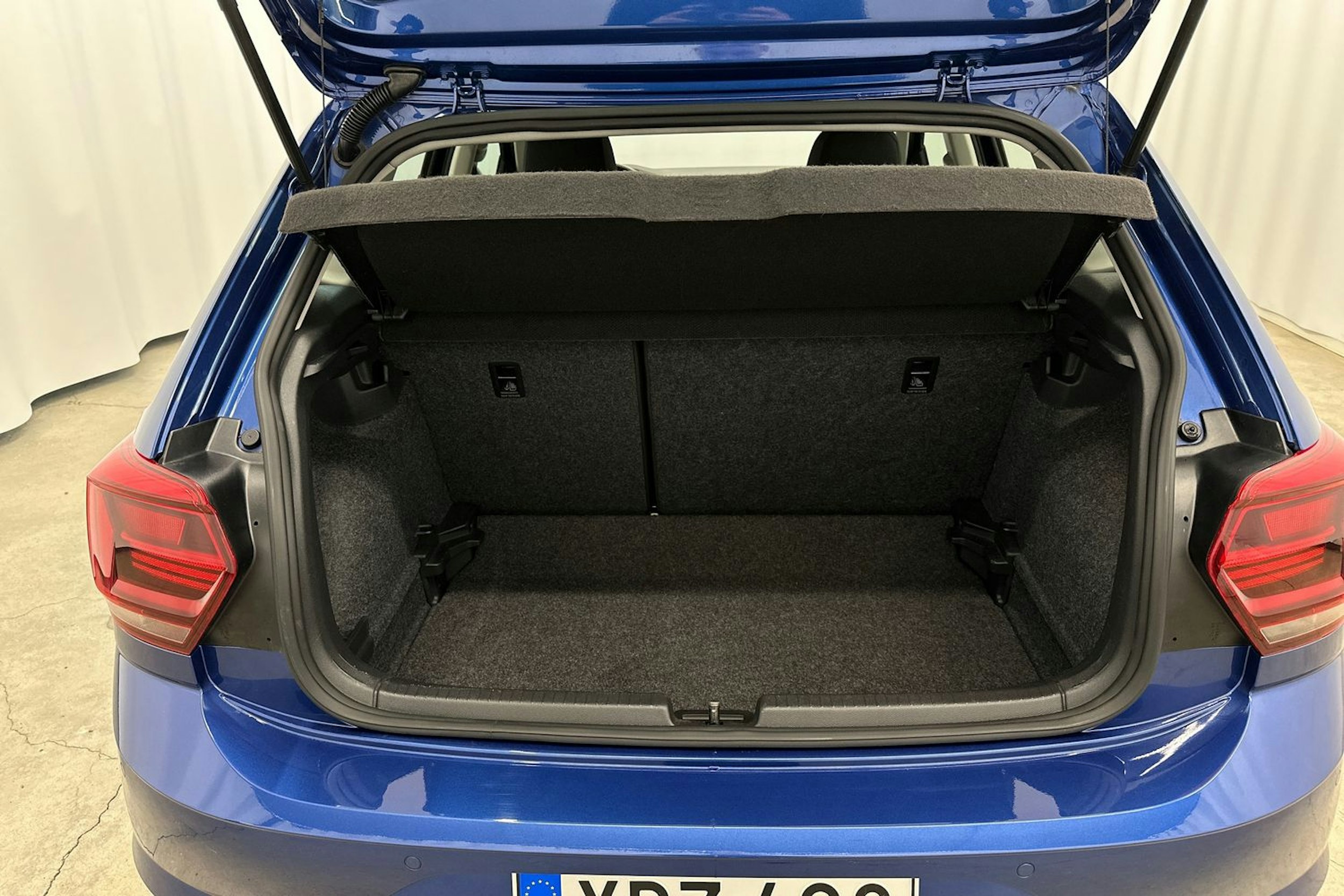 sininen Volkswagen Polo 2021 kuva 22.