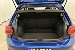 sininen Volkswagen Polo 2021 kuva 22.