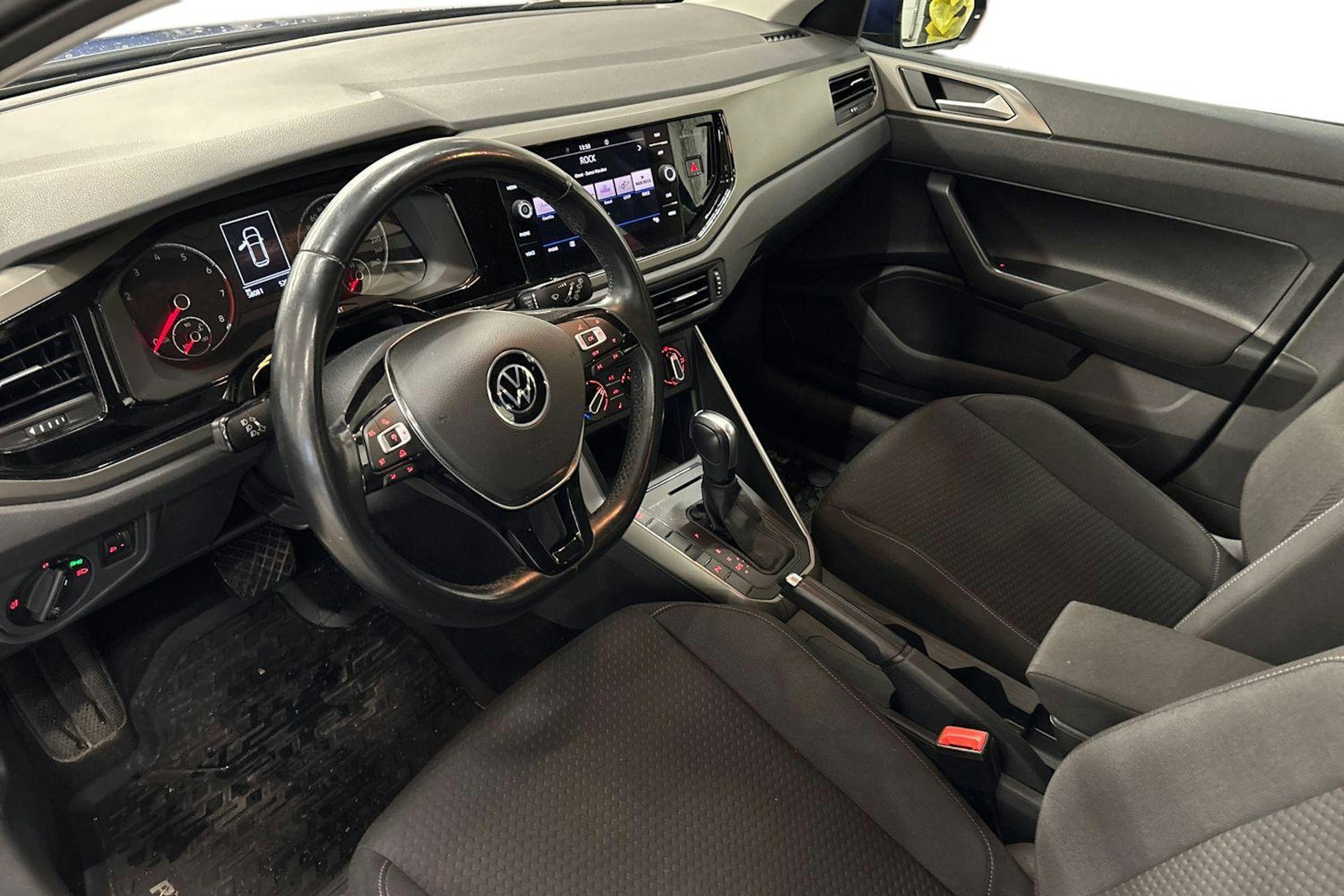 sininen Volkswagen Polo 2021 kuva 3.