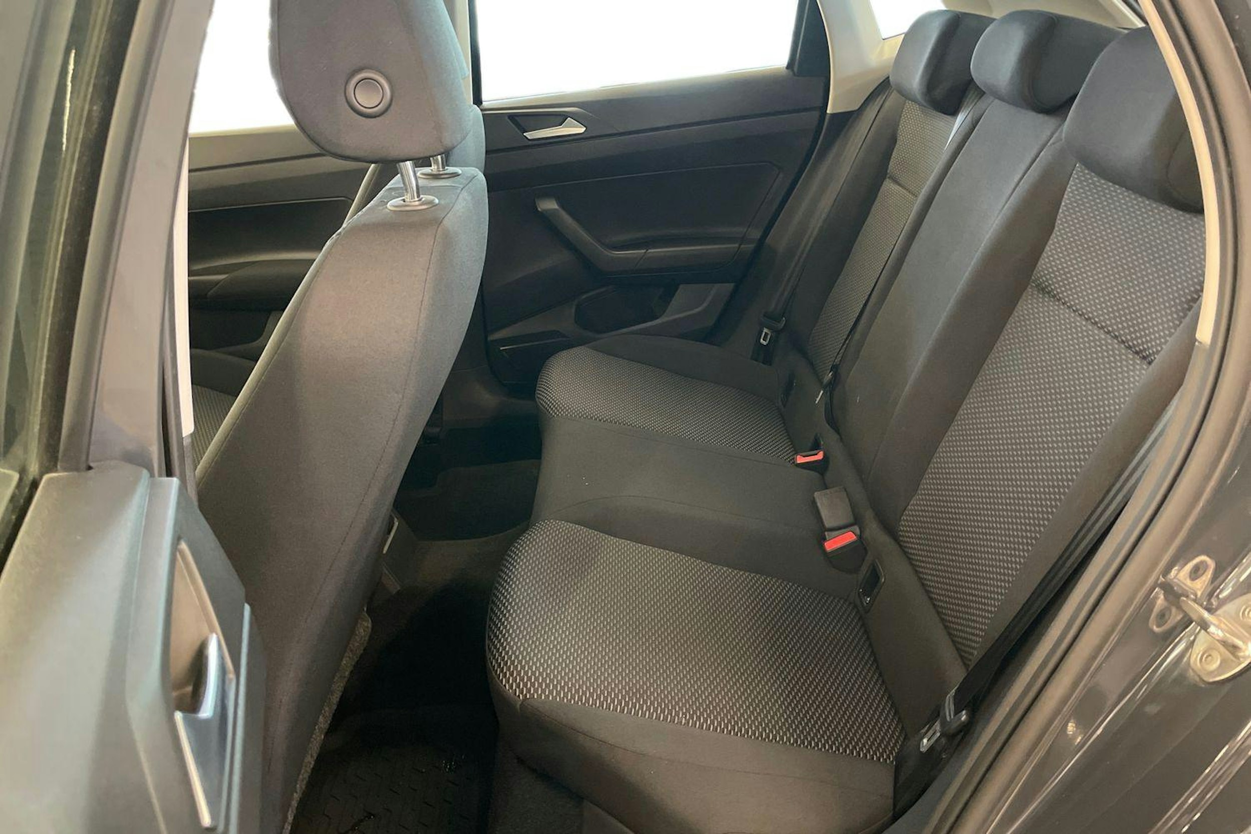 Harmaa Volkswagen POLO 2021 kuva 10.