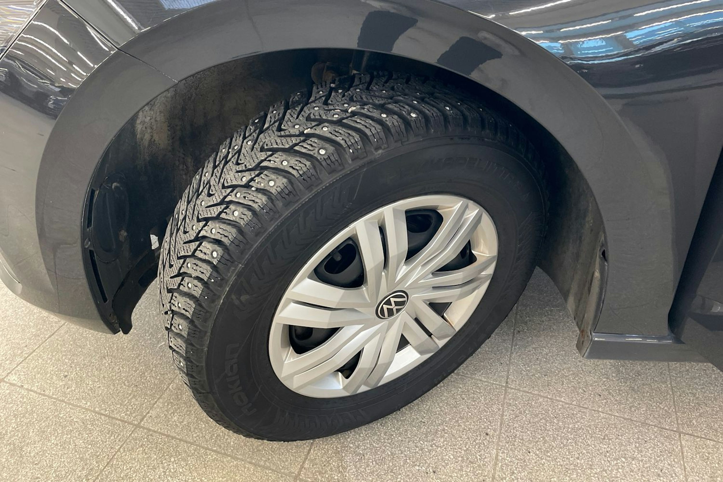 Harmaa Volkswagen POLO 2021 kuva 13.