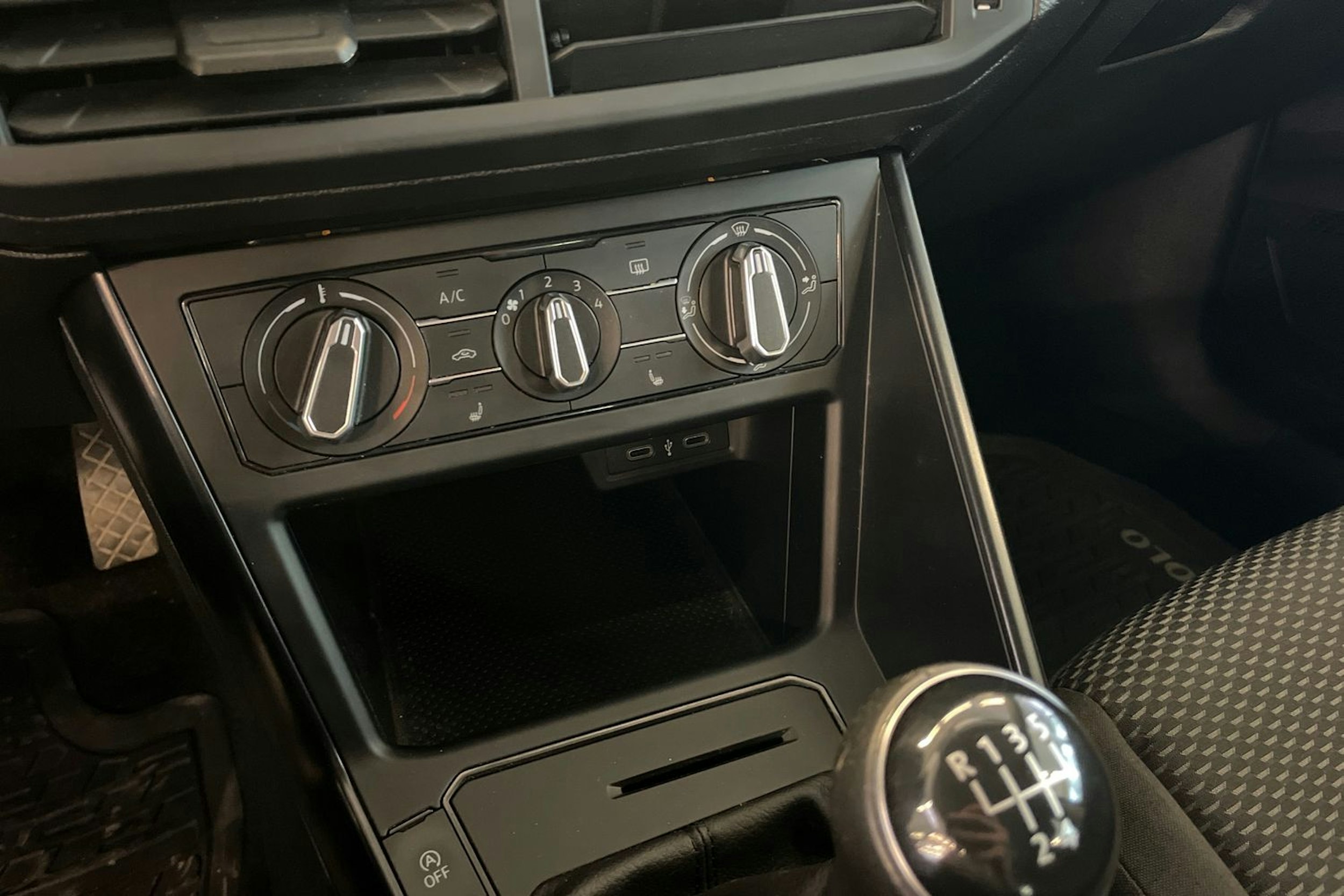 Harmaa Volkswagen POLO 2021 kuva 15.