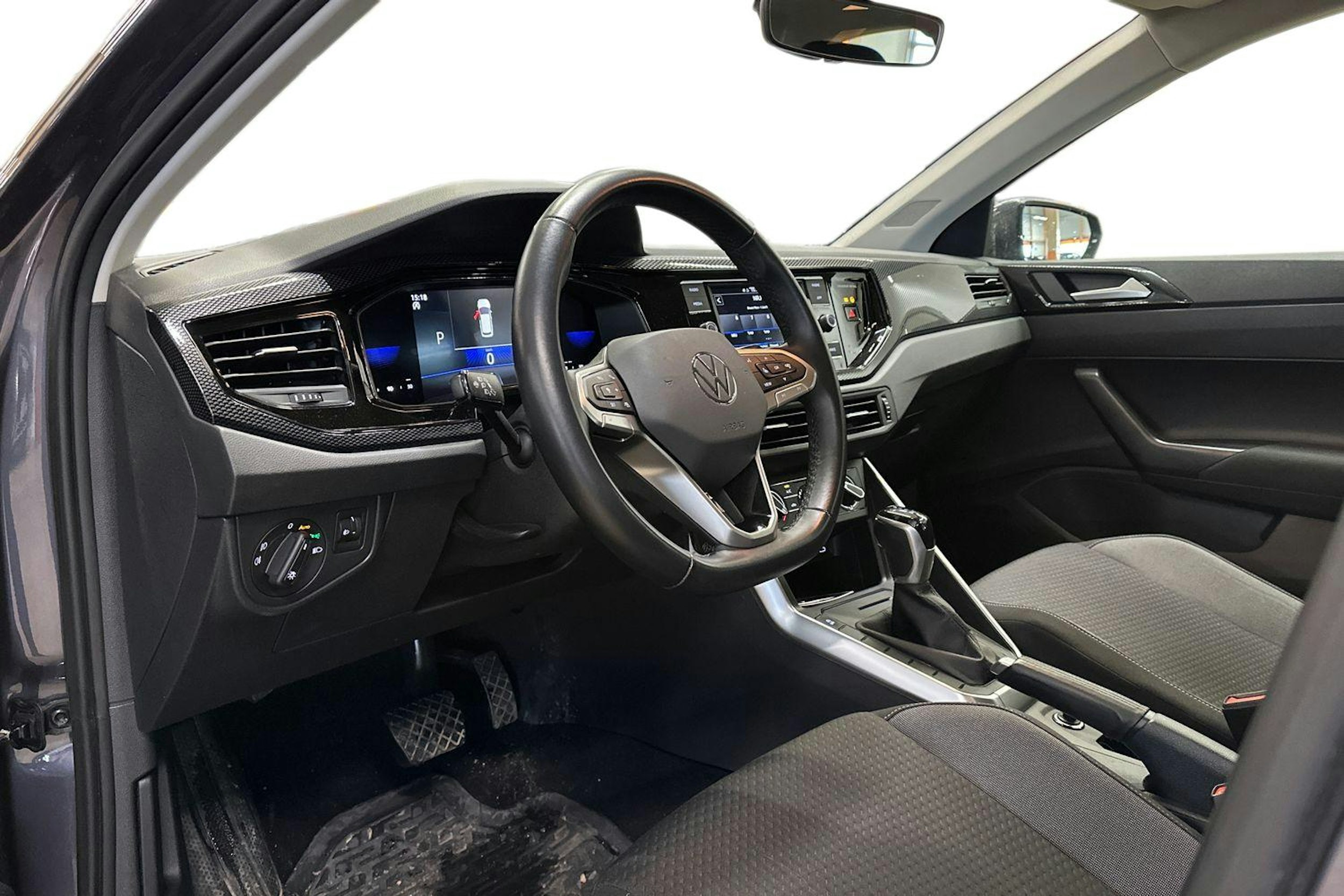 harmaa Volkswagen Polo 2022 kuva 3.