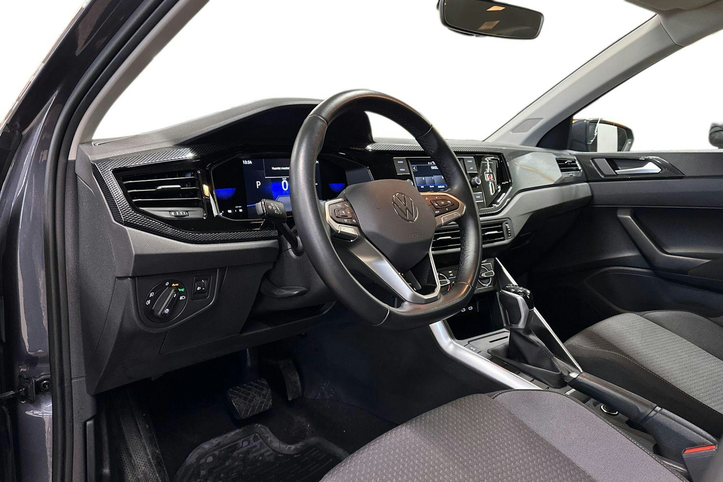 harmaa Volkswagen Polo 2022 kuva 7.