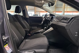 harmaa Volkswagen Polo 2022 kuva 14.