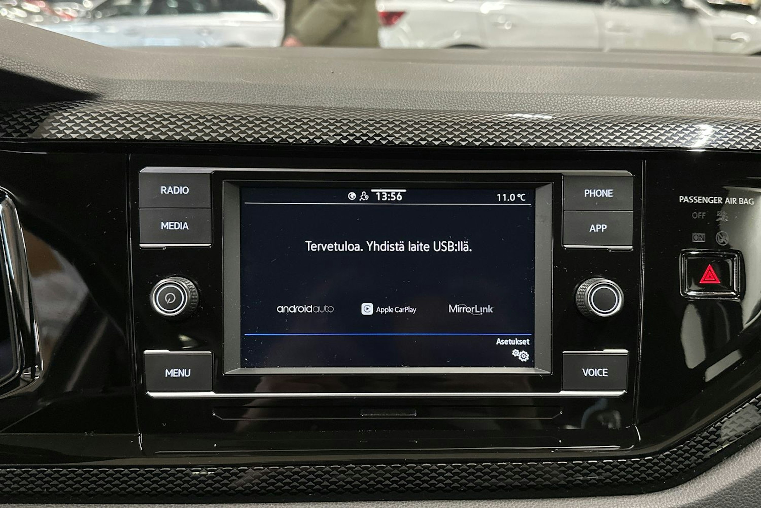 harmaa Volkswagen Polo 2022 kuva 16.