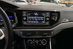 harmaa Volkswagen Polo 2022 kuva 18.