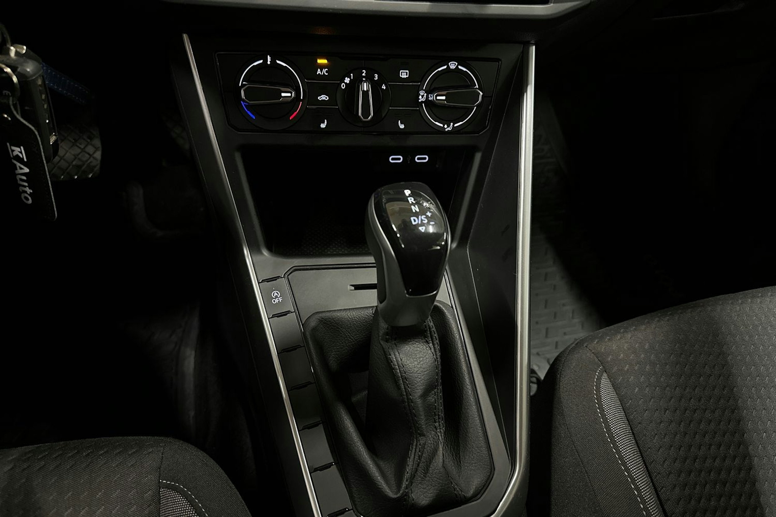 harmaa Volkswagen Polo 2022 kuva 20.