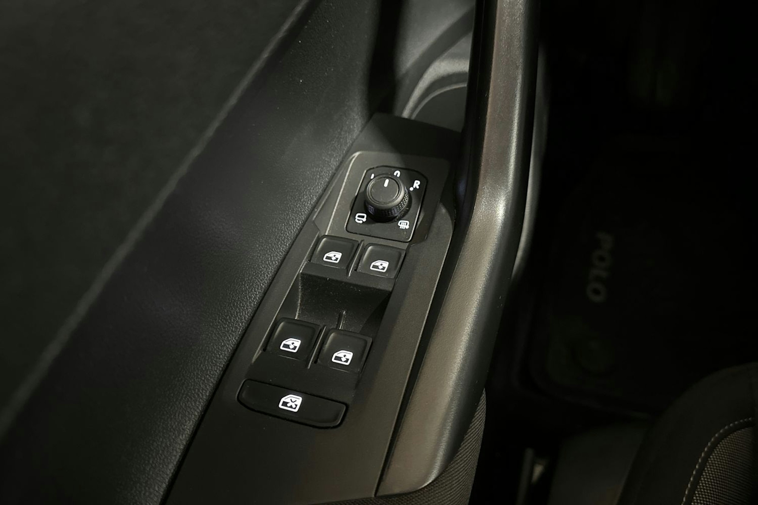 harmaa Volkswagen Polo 2022 kuva 25.