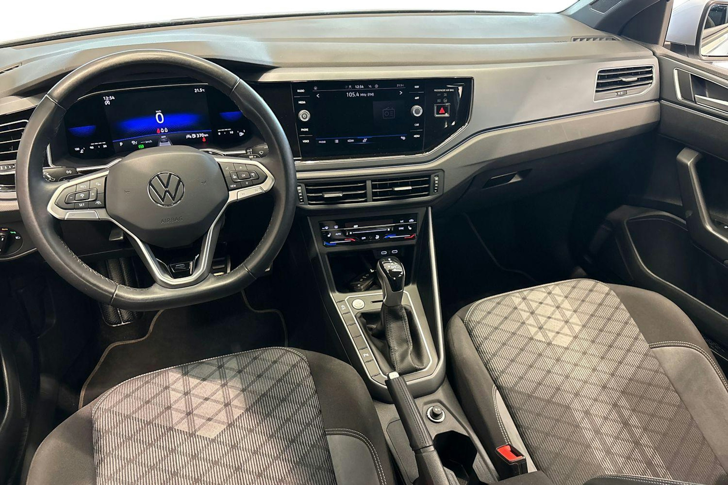 Harmaa Volkswagen POLO 2022 kuva 9.