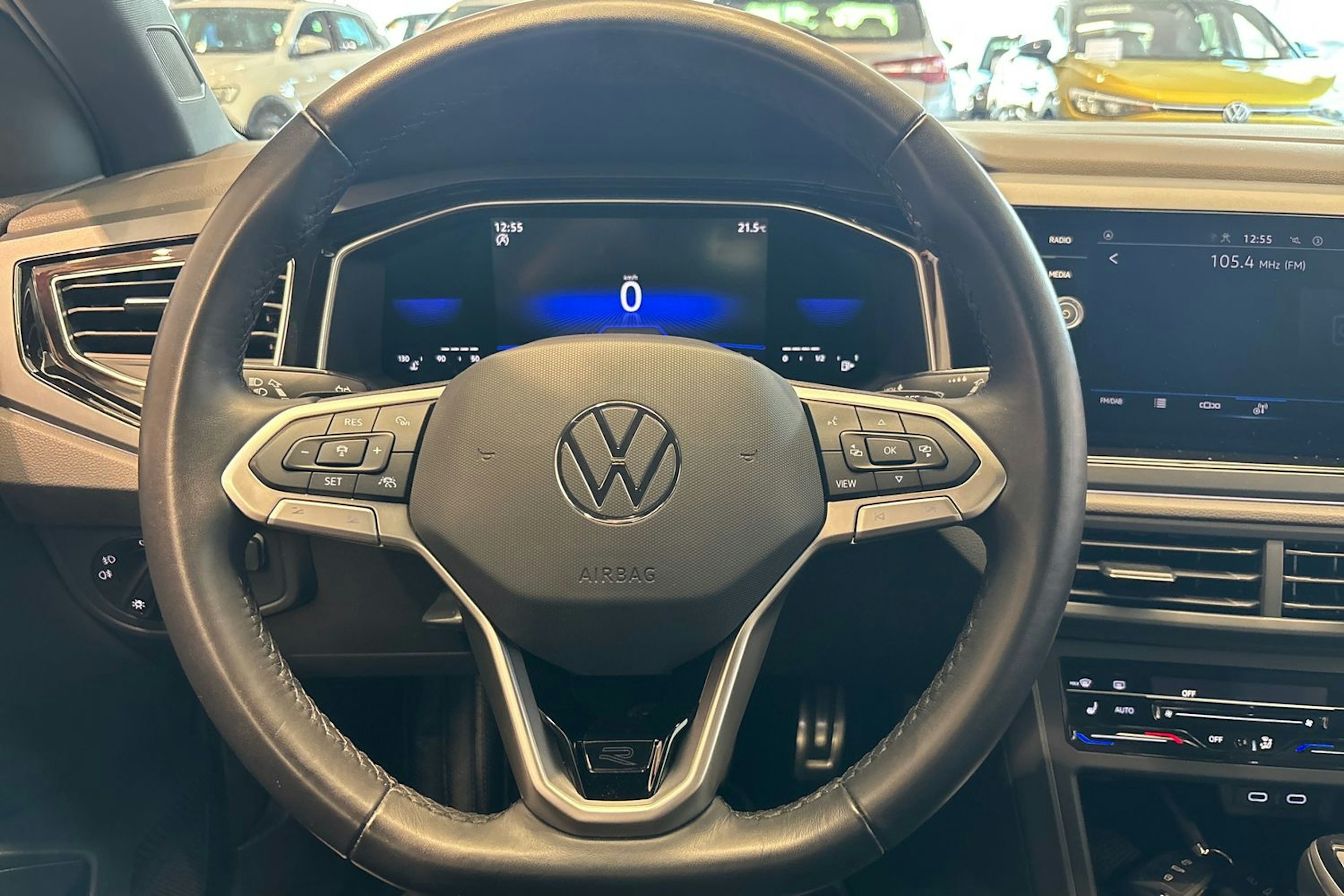Harmaa Volkswagen POLO 2022 kuva 15.