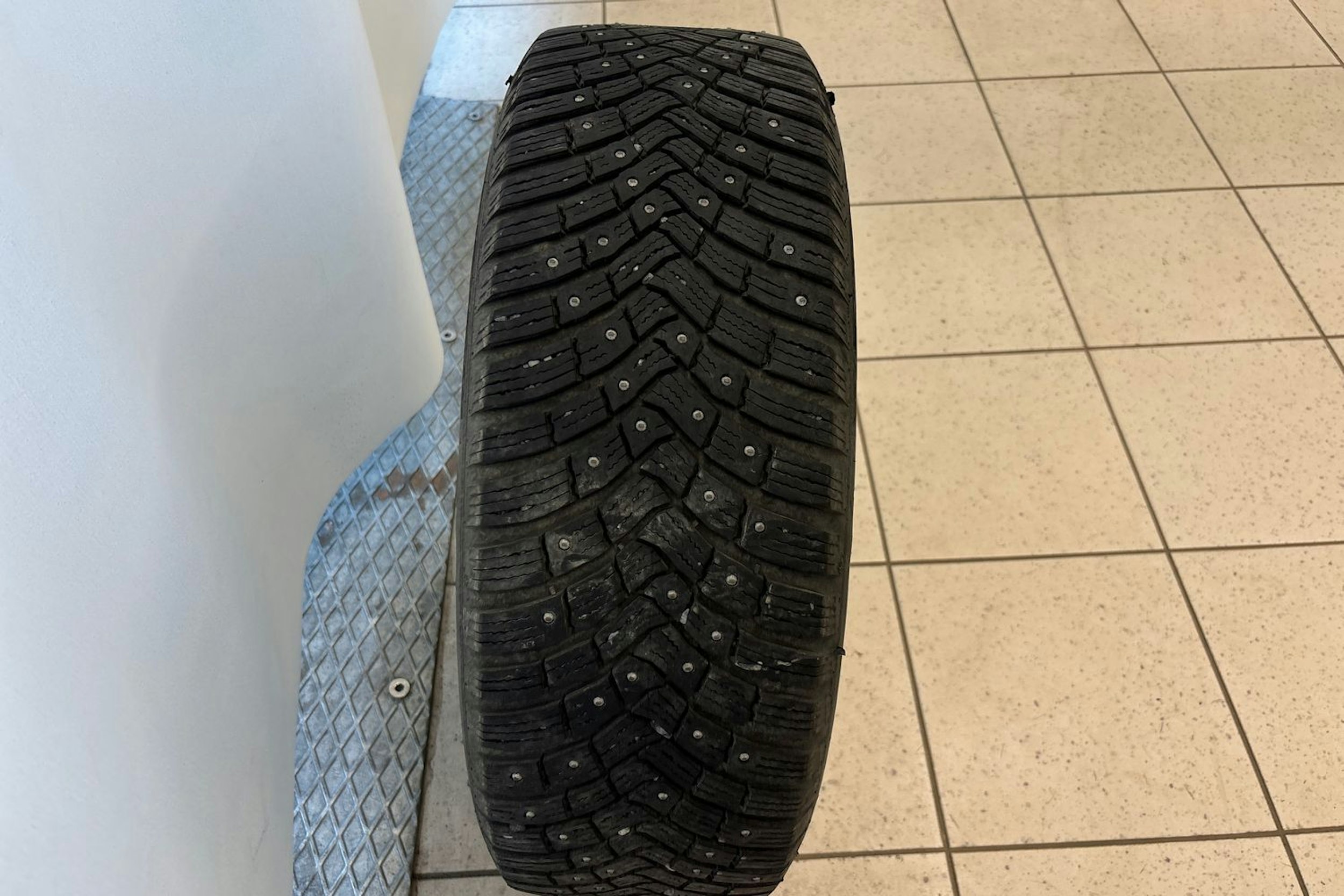 Harmaa Volkswagen POLO 2022 kuva 25.