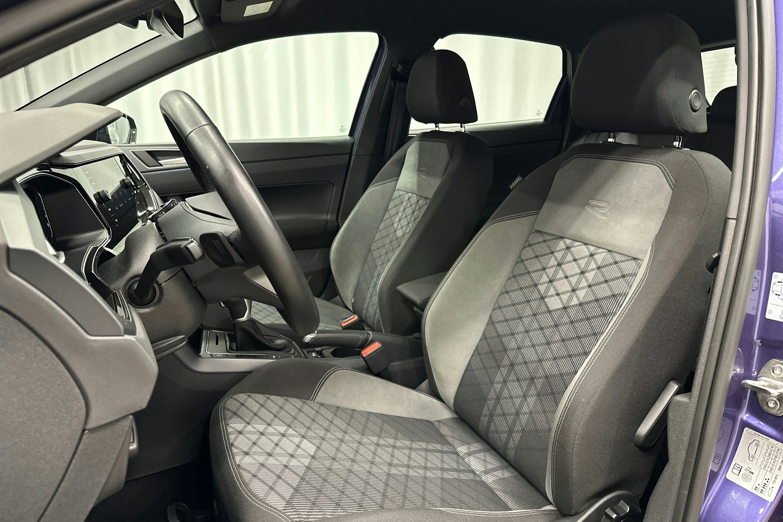 violetti Volkswagen Polo 2022 kuva 15.