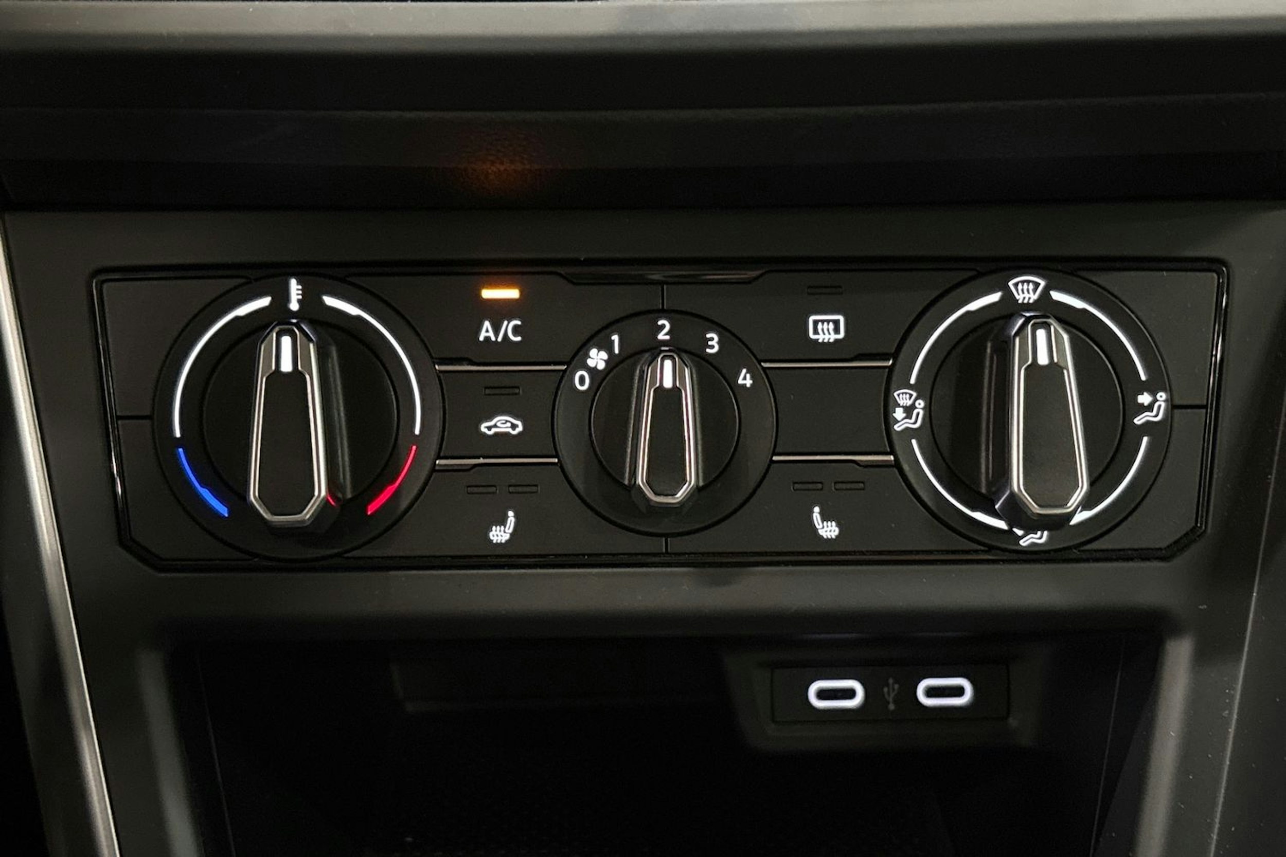 sininen Volkswagen Polo 2022 kuva 17.