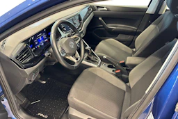 sininen Volkswagen Polo 2022 kuva 6.