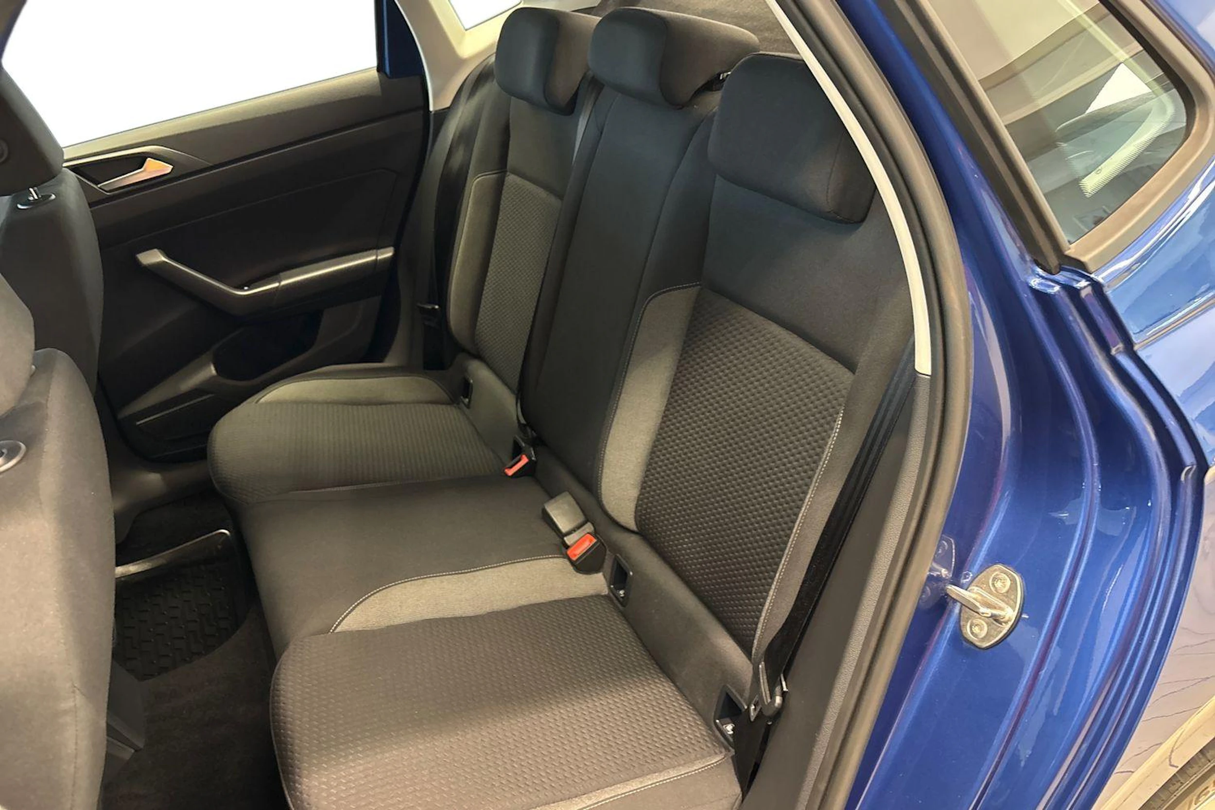 sininen Volkswagen Polo 2022 kuva 8.