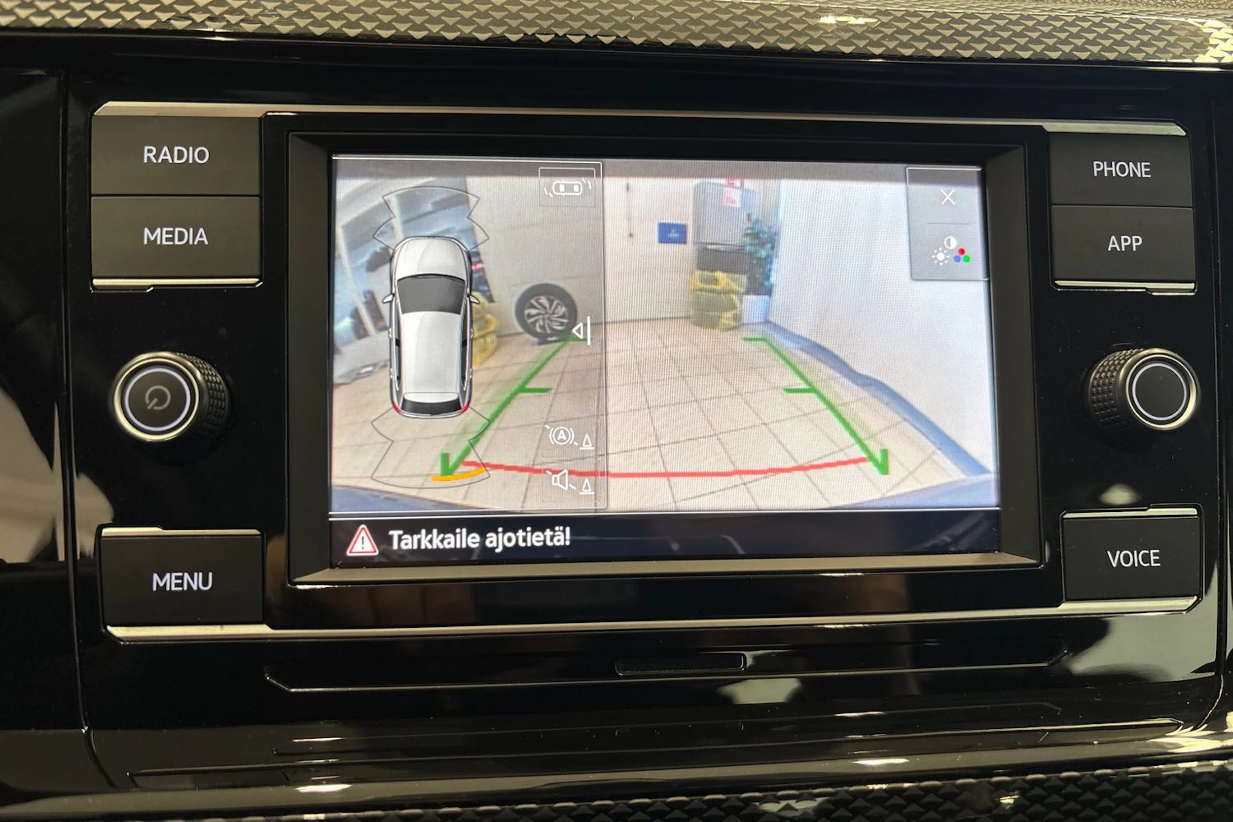 sininen Volkswagen Polo 2022 kuva 19.