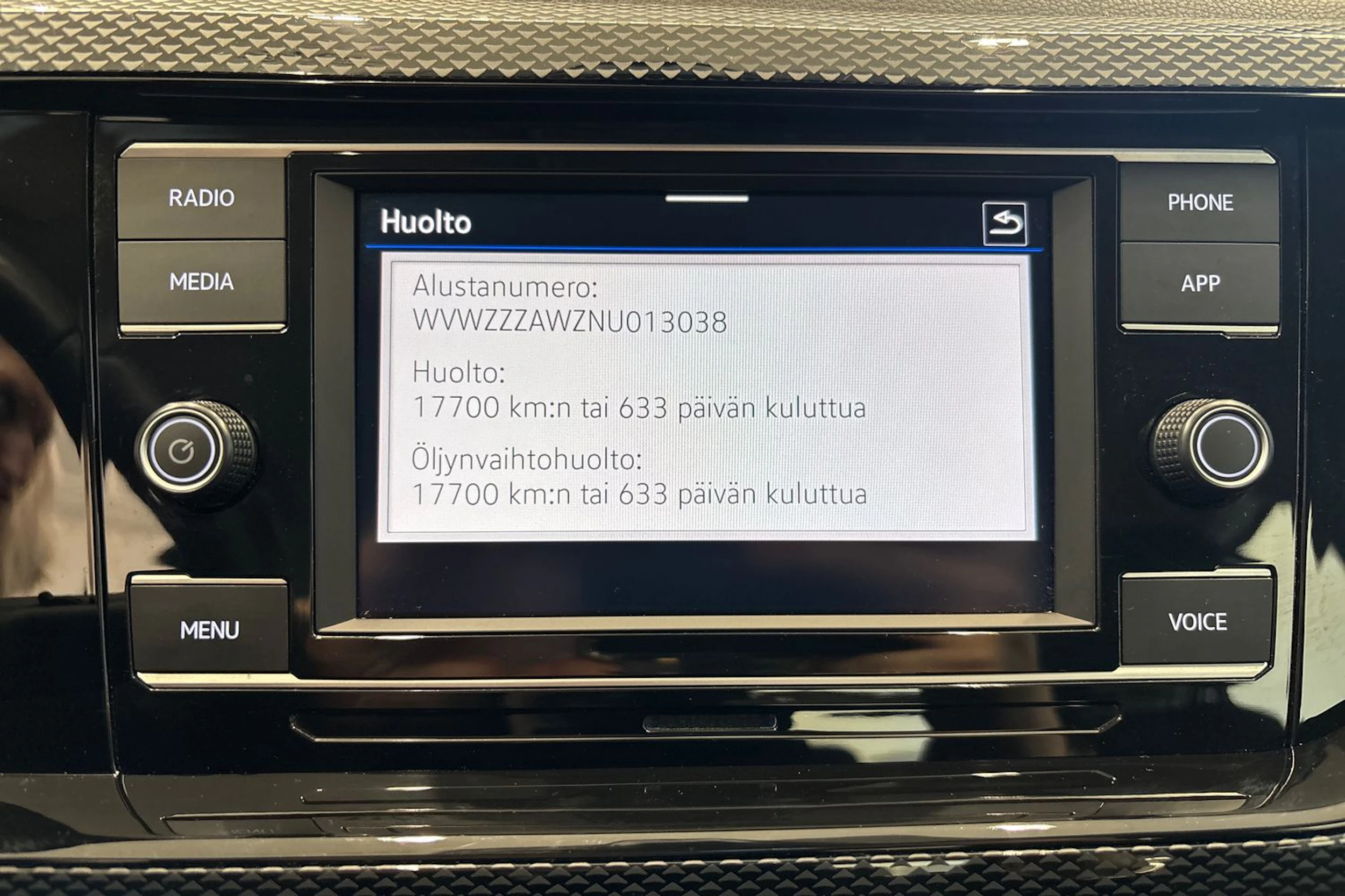 sininen Volkswagen Polo 2022 kuva 23.