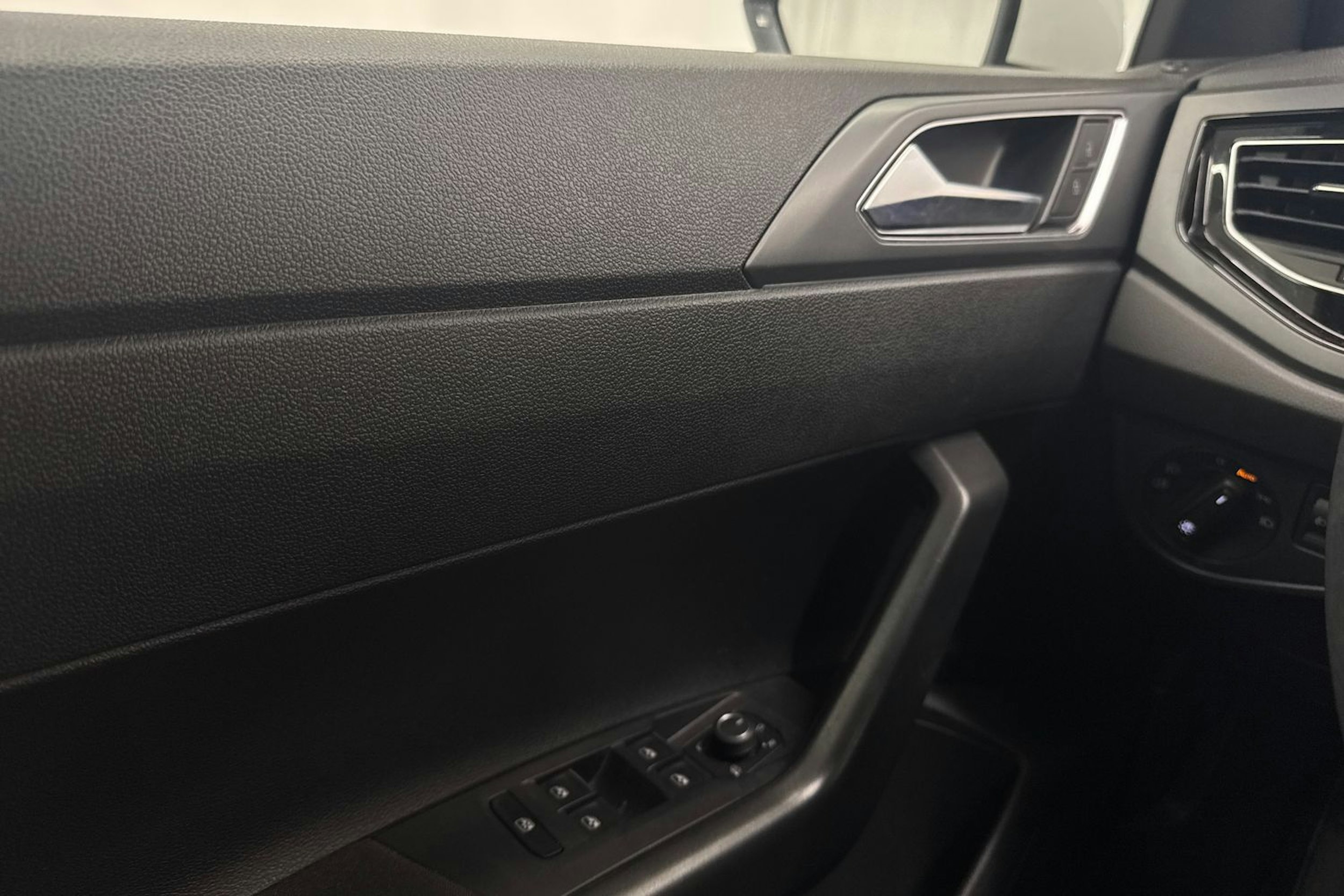 Valkoinen Volkswagen POLO 2022 kuva 19.