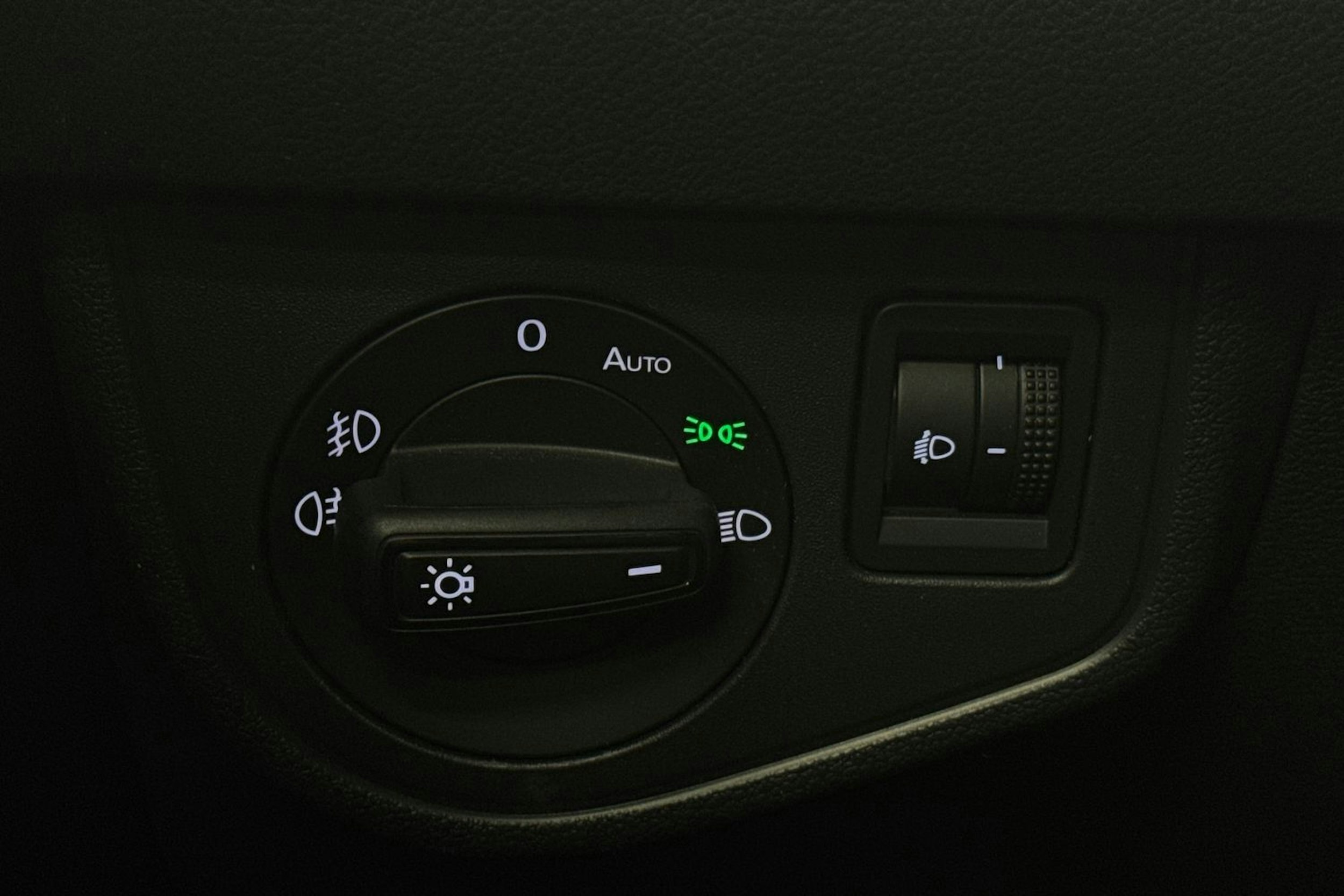 Valkoinen Volkswagen POLO 2022 kuva 21.