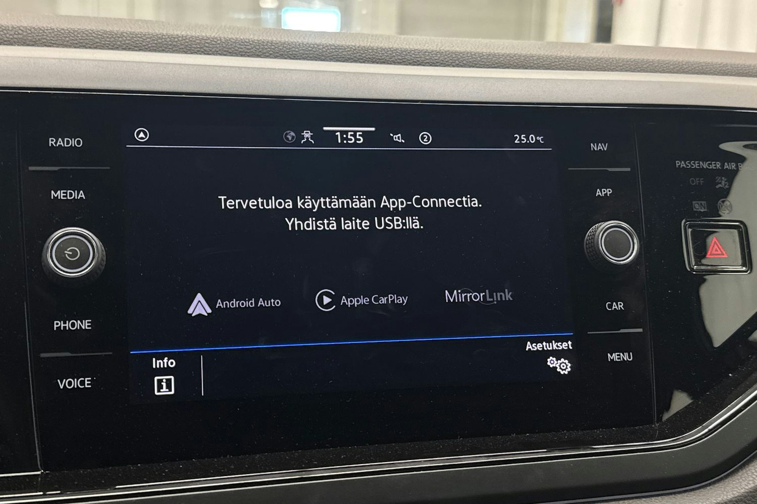 Valkoinen Volkswagen POLO 2022 kuva 24.