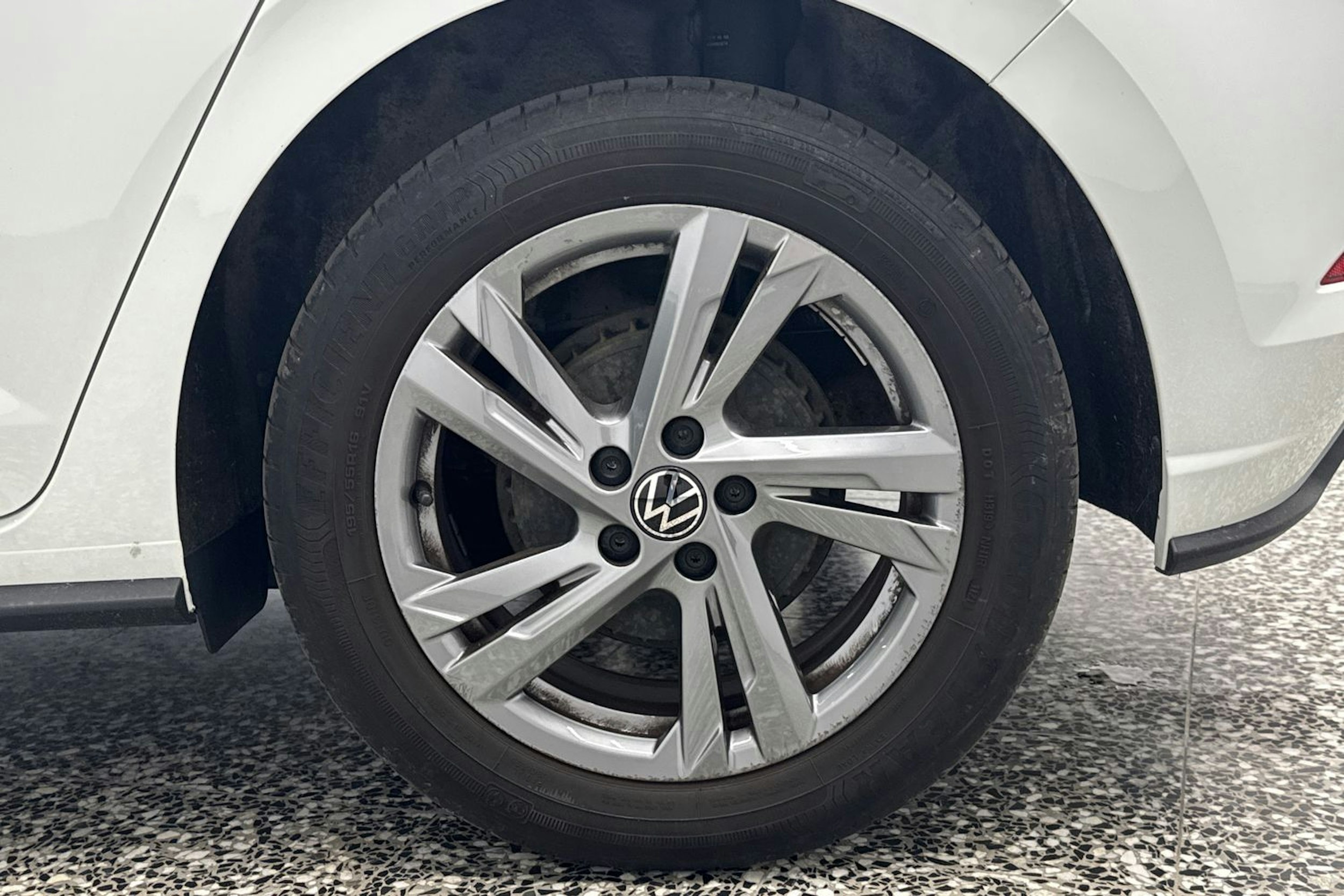 Valkoinen Volkswagen POLO 2022 kuva 38.