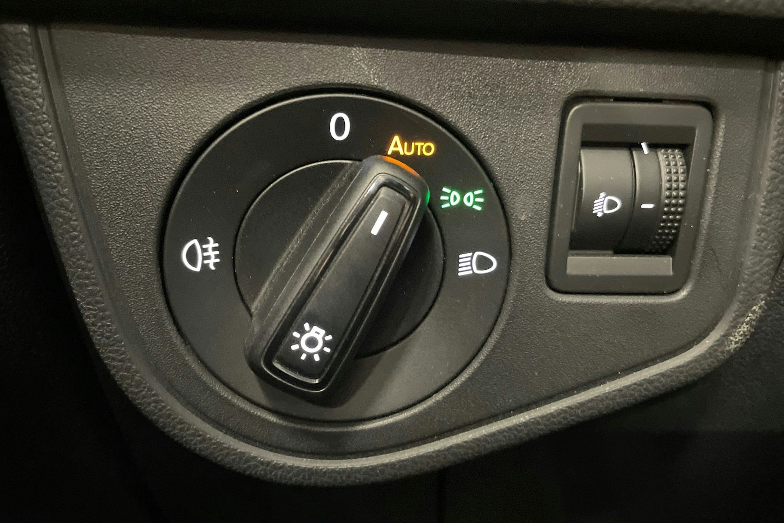 musta Volkswagen Polo 2022 kuva 20.