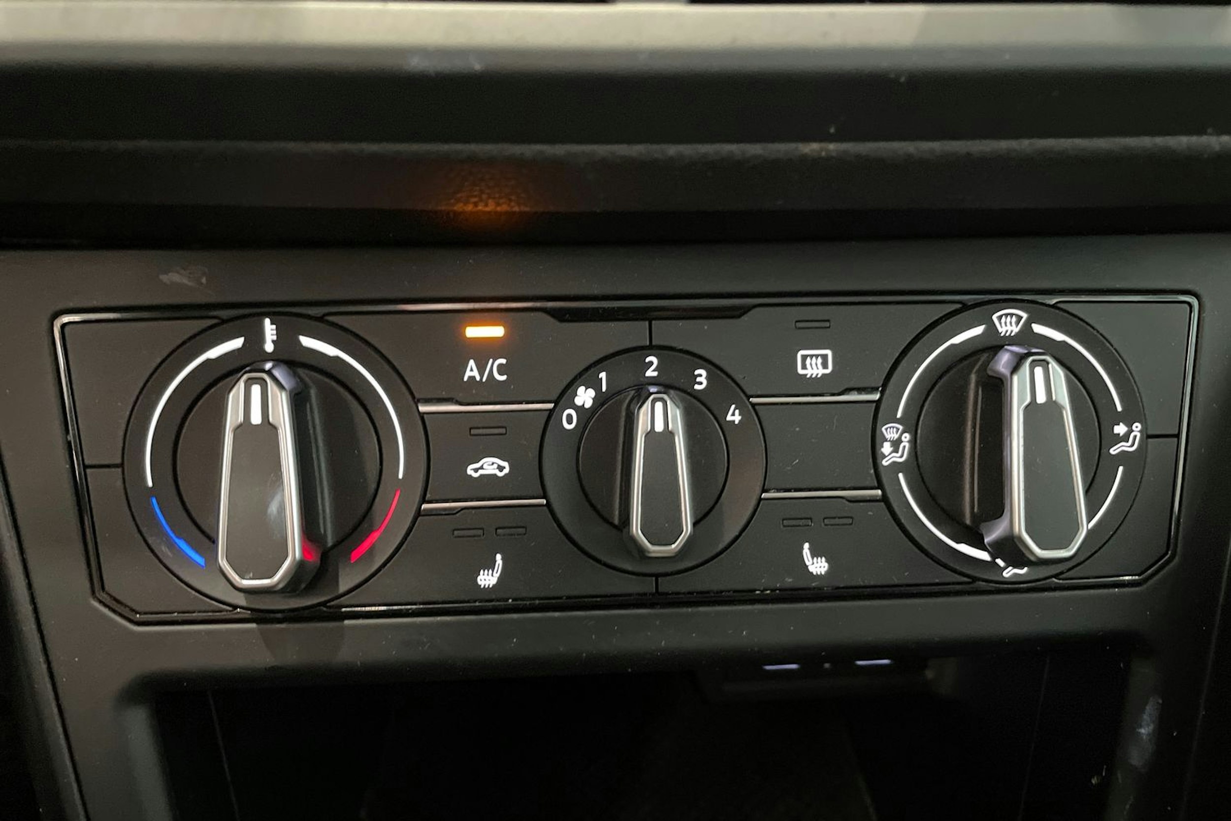 musta Volkswagen Polo 2022 kuva 28.
