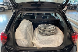 musta Volkswagen Polo 2022 kuva 31.