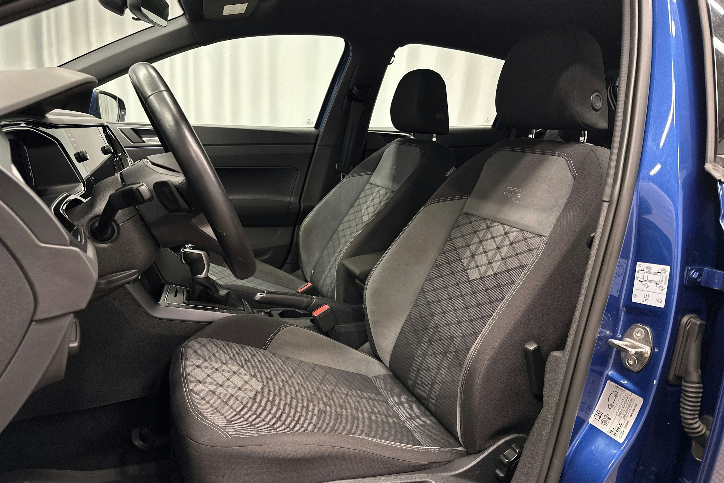 sininen Volkswagen Polo 2022 kuva 15.