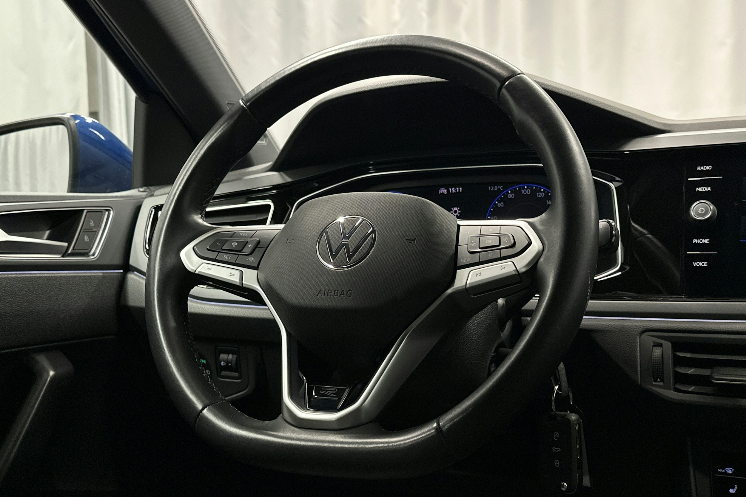 sininen Volkswagen Polo 2022 kuva 16.