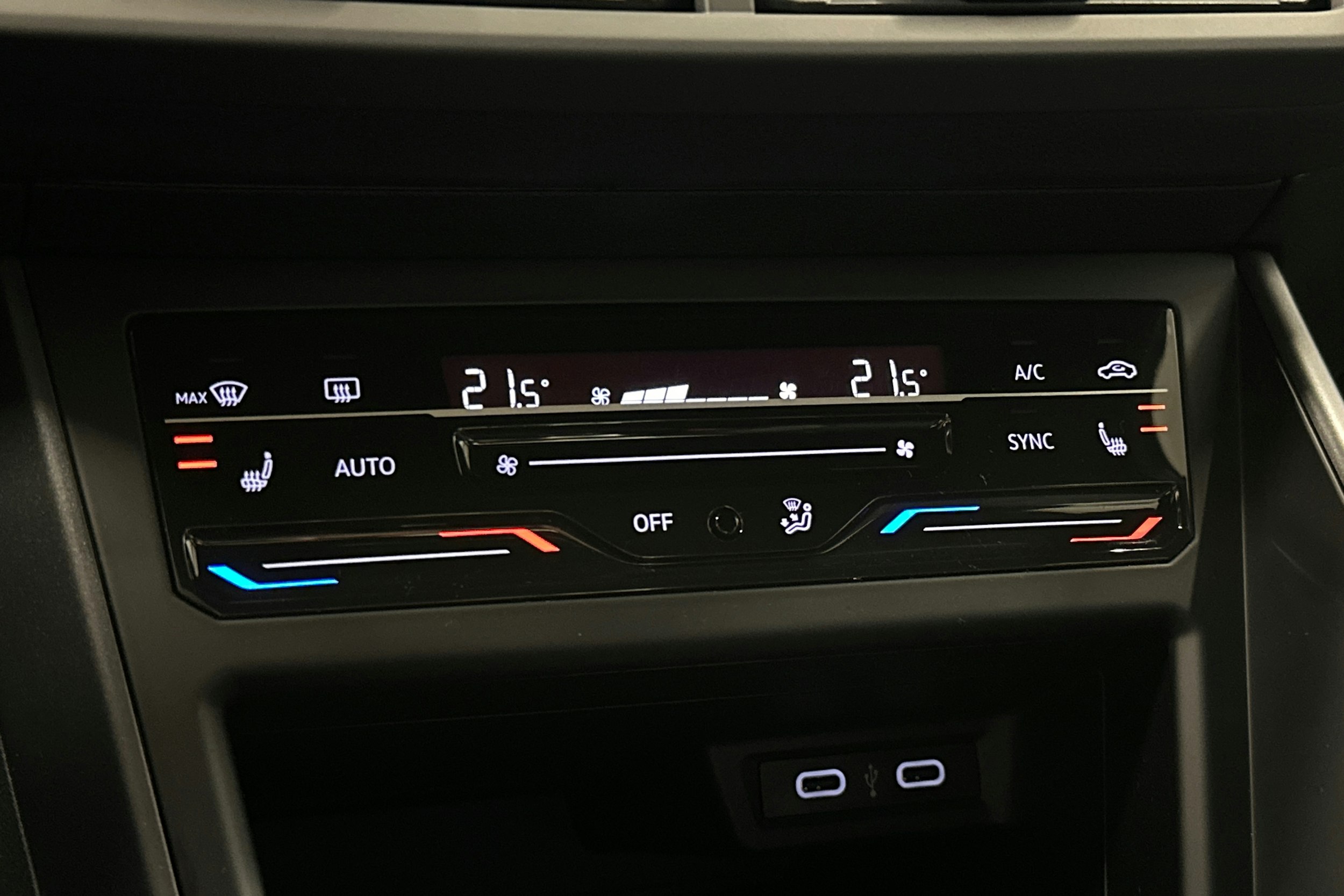 sininen Volkswagen Polo 2022 kuva 21.