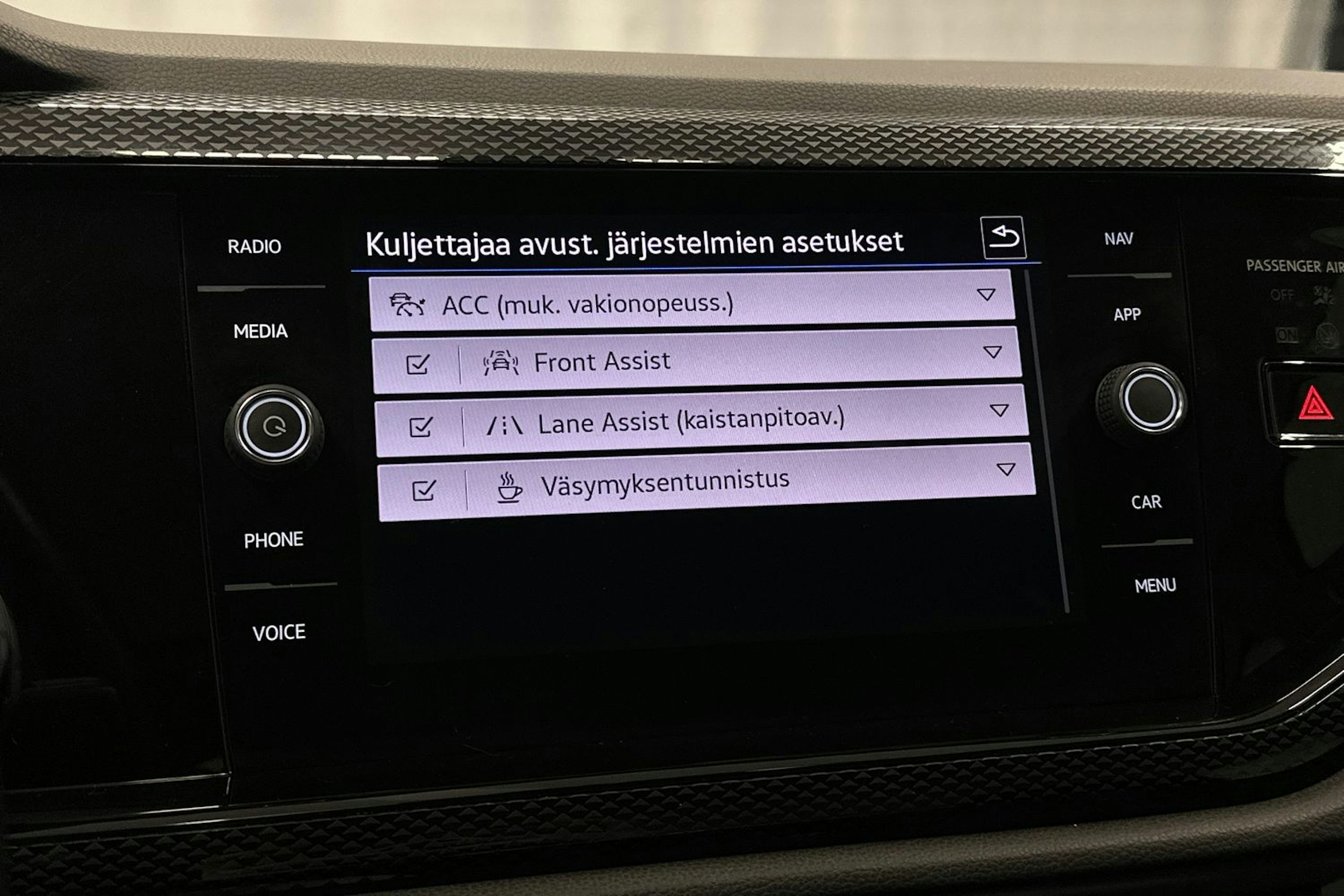 violetti Volkswagen Polo 2022 kuva 16.