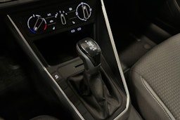violetti Volkswagen Polo 2022 kuva 18.