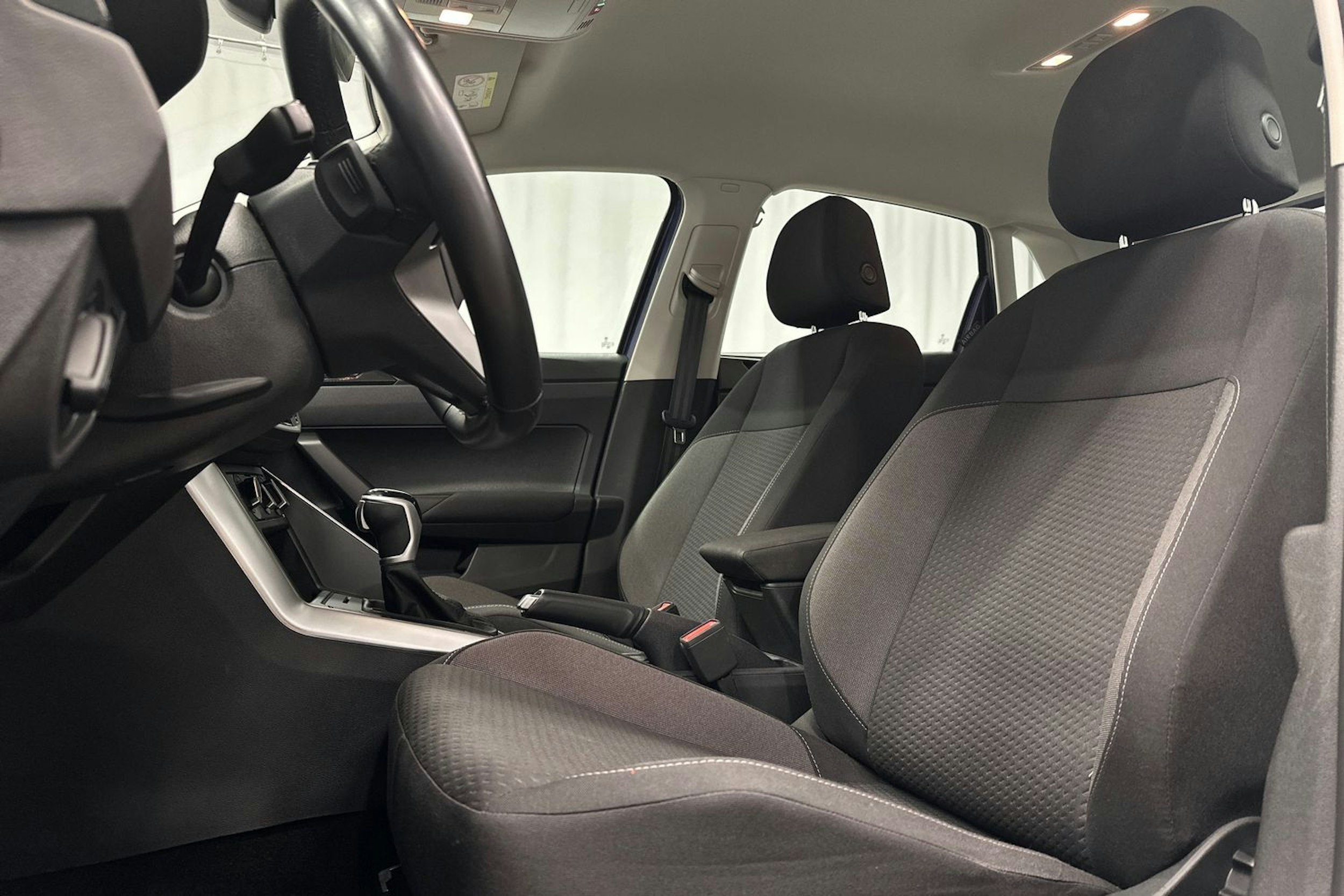 violetti Volkswagen Polo 2022 kuva 19.