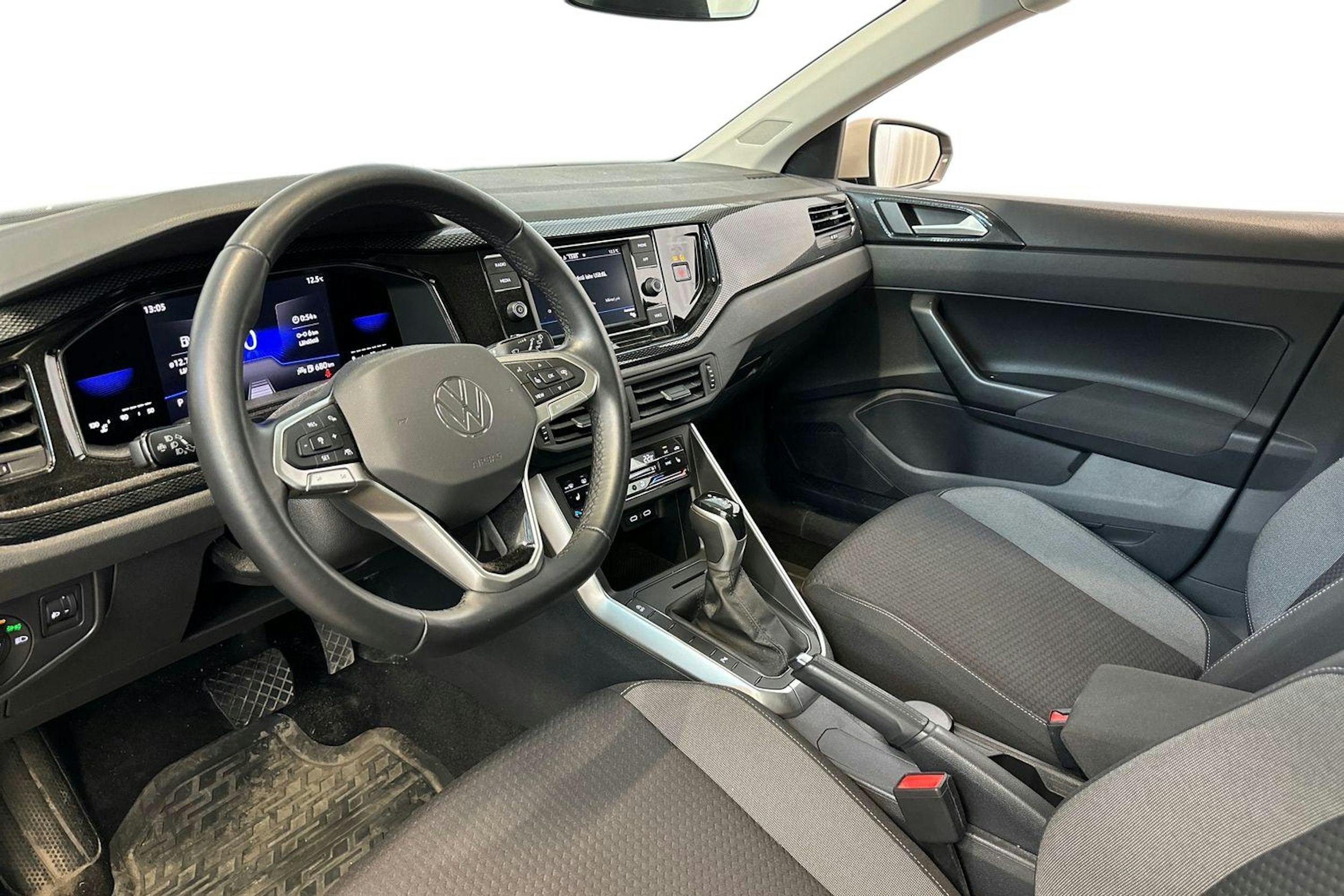 harmaa Volkswagen Polo 2022 kuva 3.
