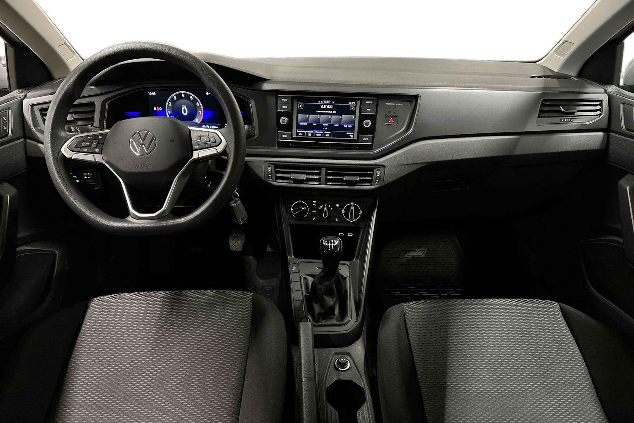 harmaa Volkswagen Polo 2022 kuva 9.