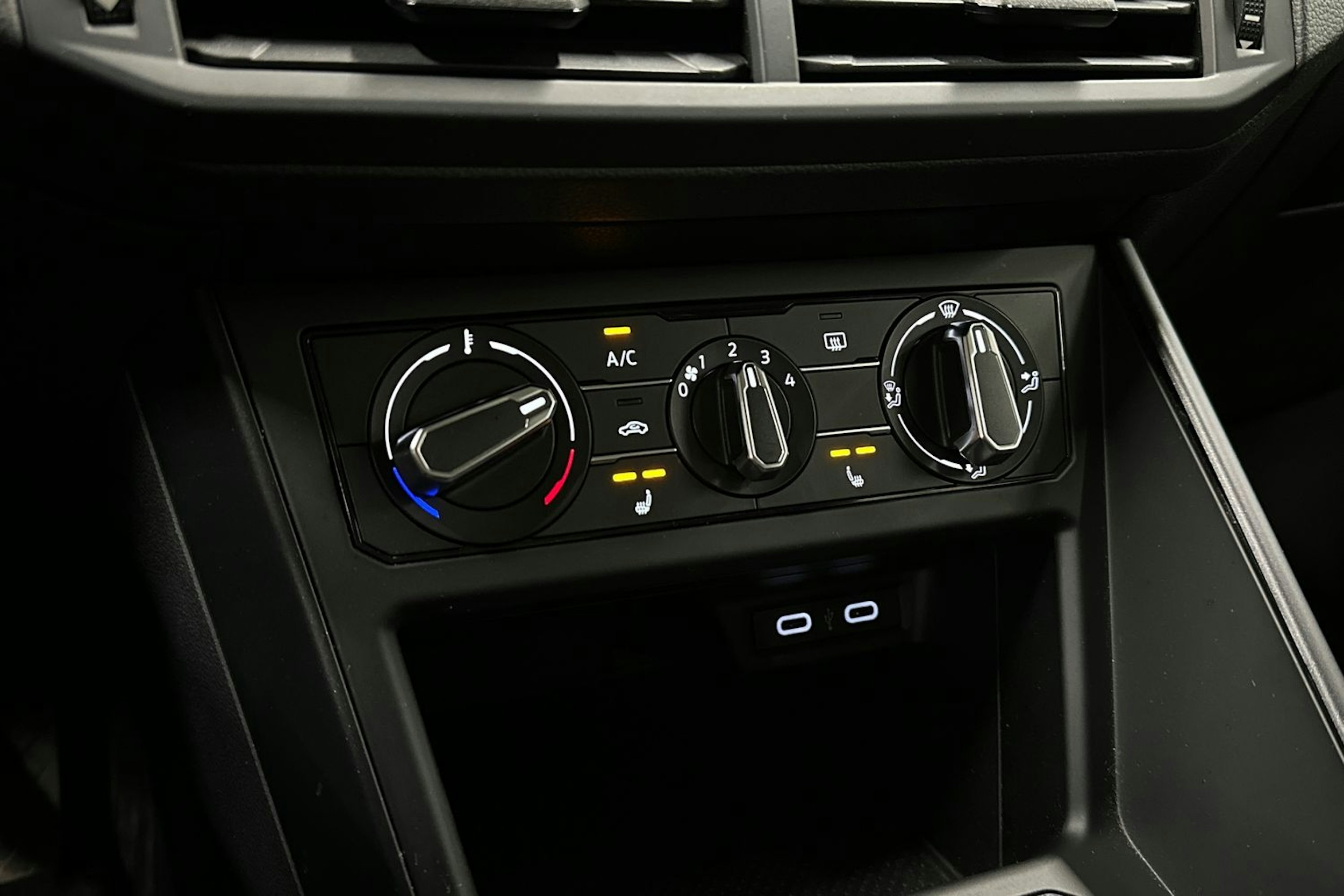 harmaa Volkswagen Polo 2022 kuva 17.