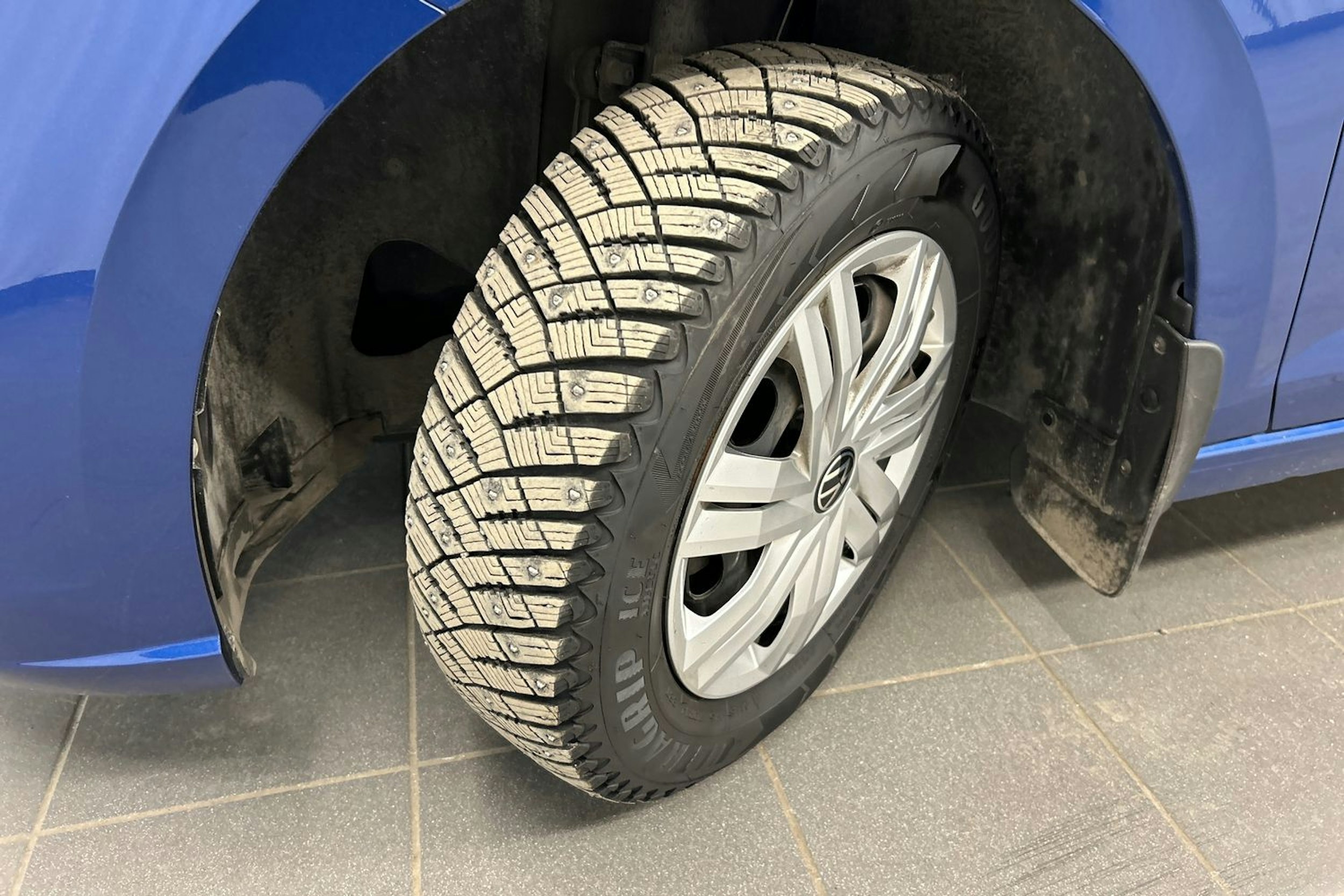 sininen Volkswagen Polo 2022 kuva 13.