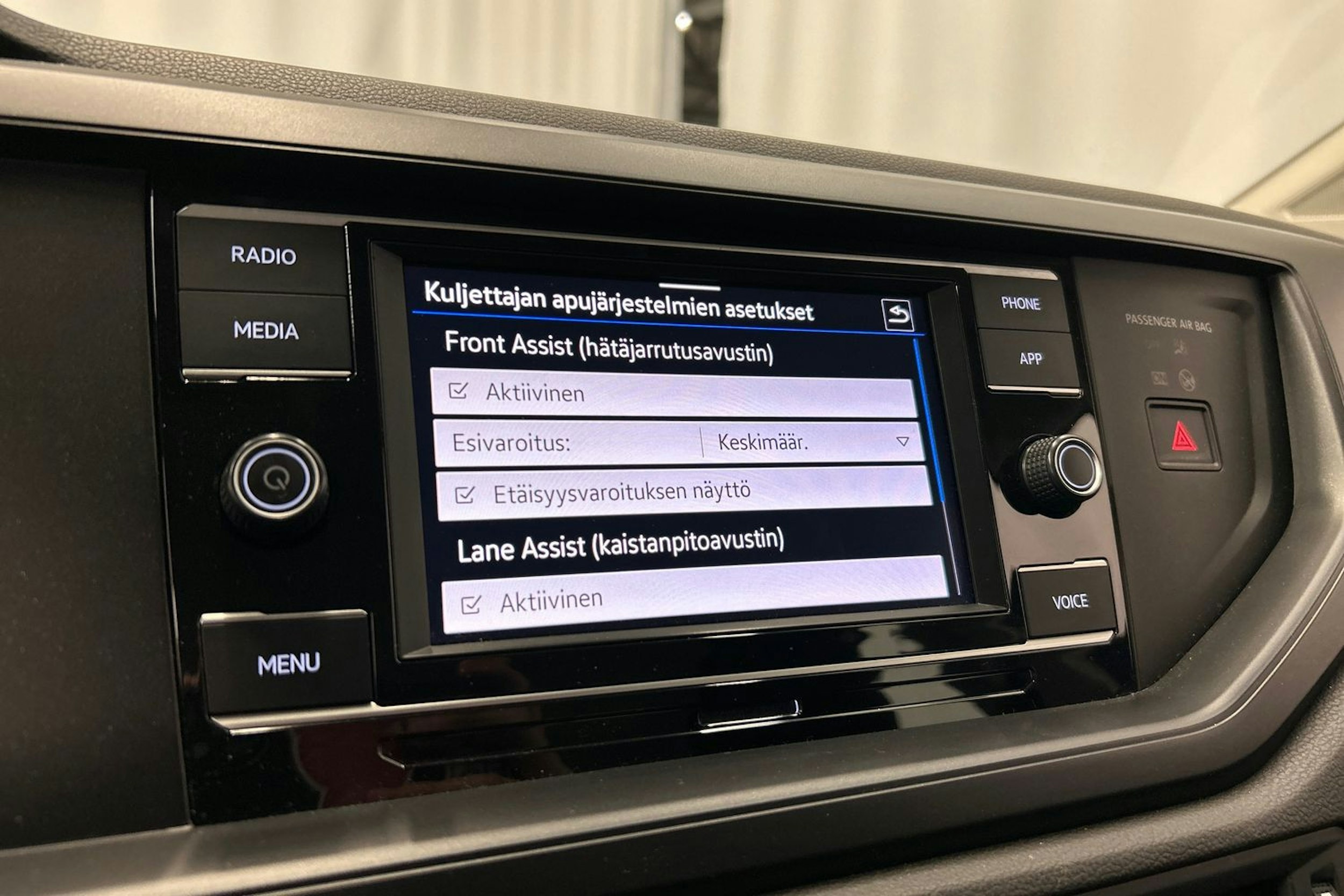 sininen Volkswagen Polo 2022 kuva 21.