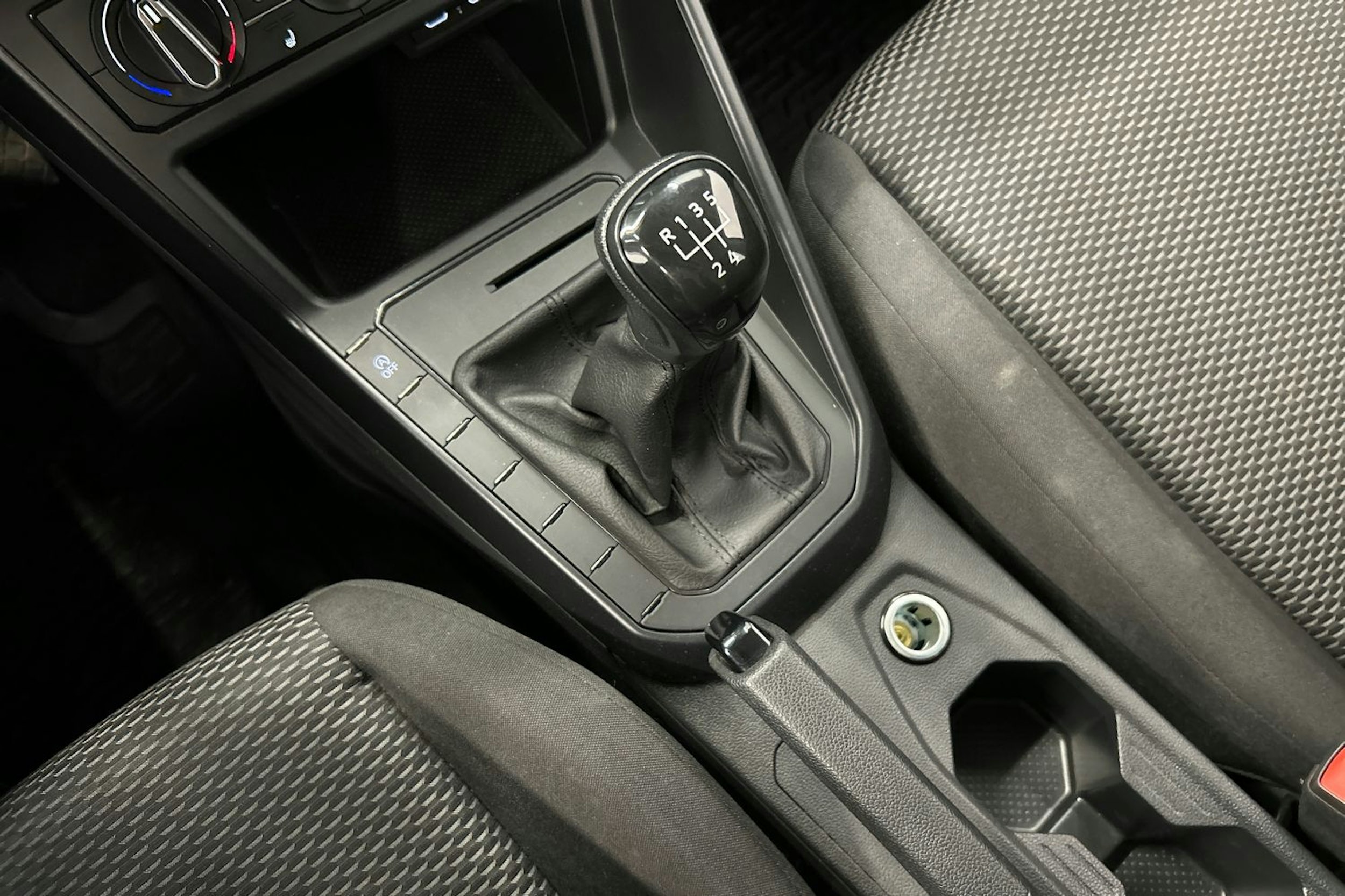 sininen Volkswagen Polo 2022 kuva 23.