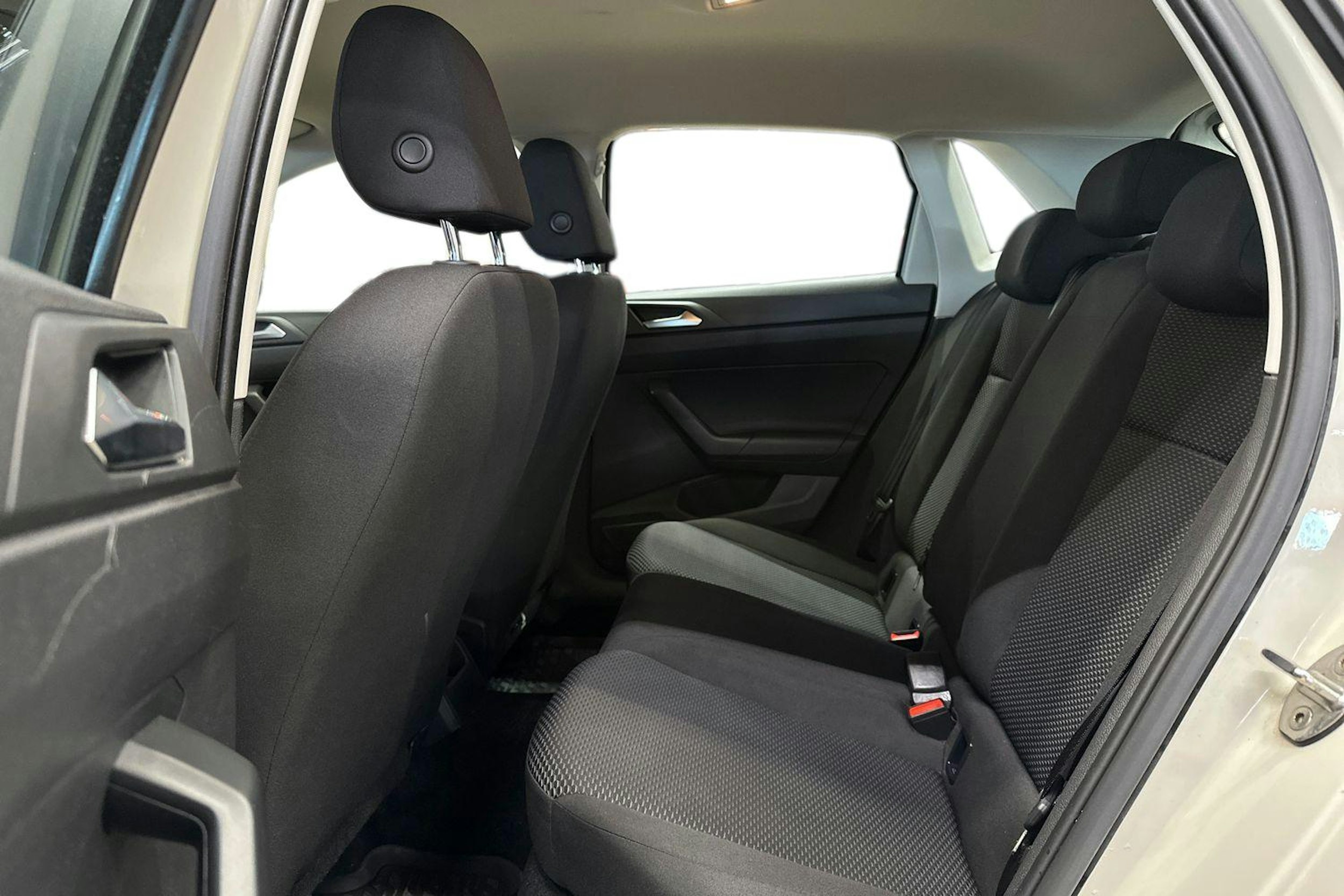harmaa Volkswagen Polo 2022 kuva 8.