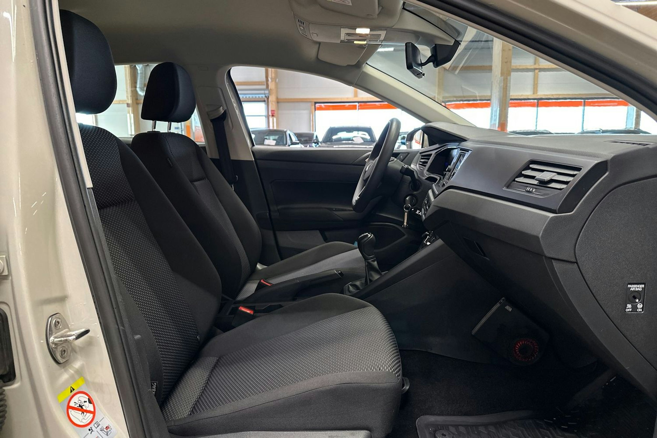 harmaa Volkswagen Polo 2022 kuva 11.
