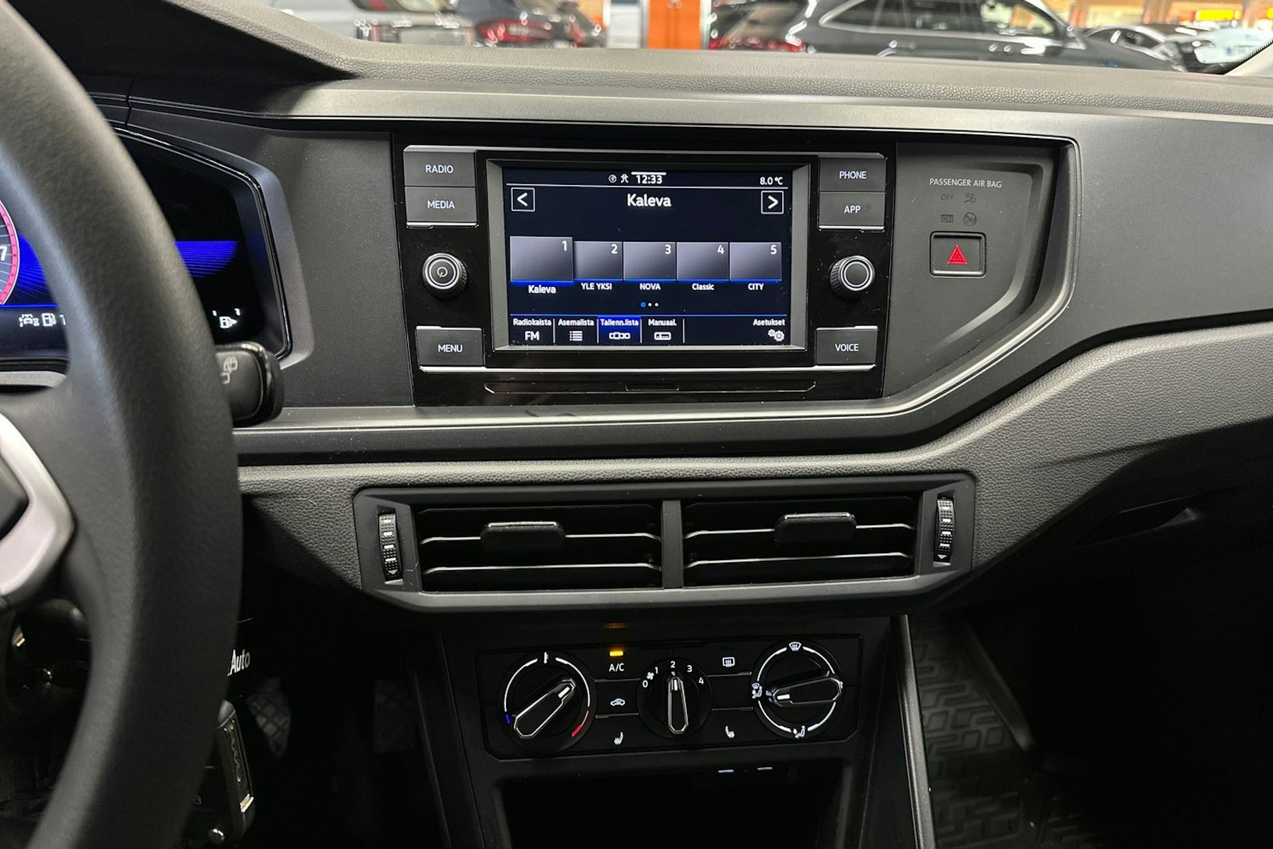 harmaa Volkswagen Polo 2022 kuva 13.